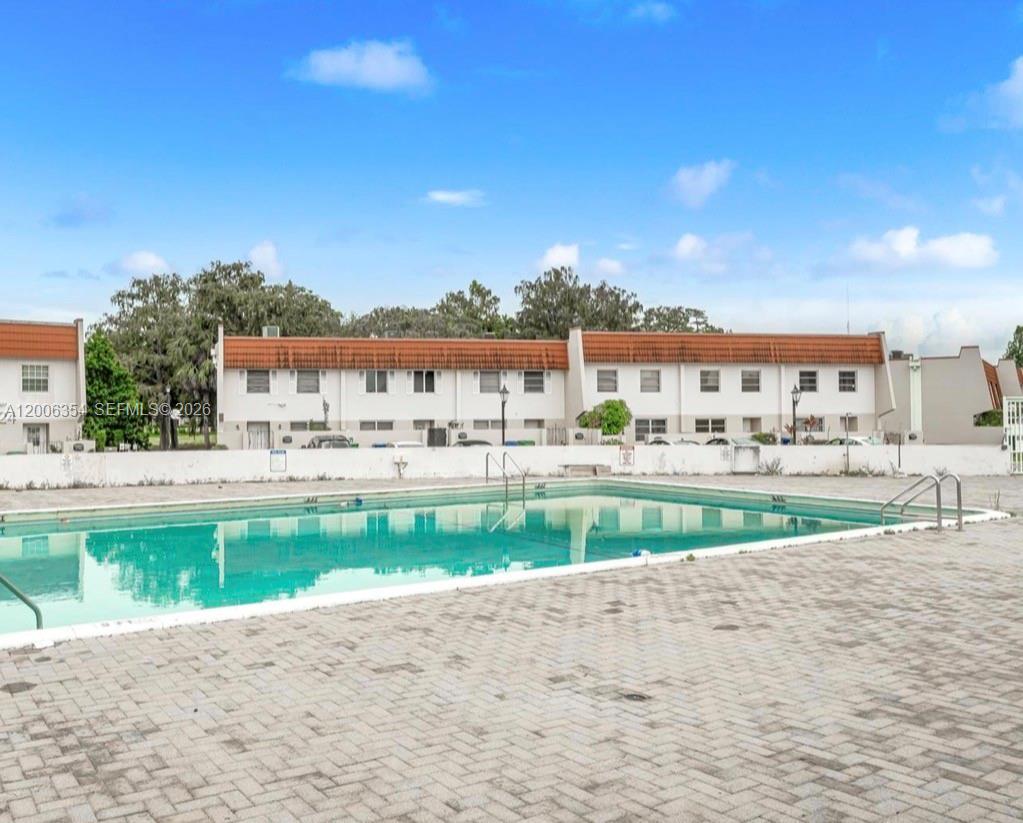 THE MANORS OF INVERRARY 7 - Residential