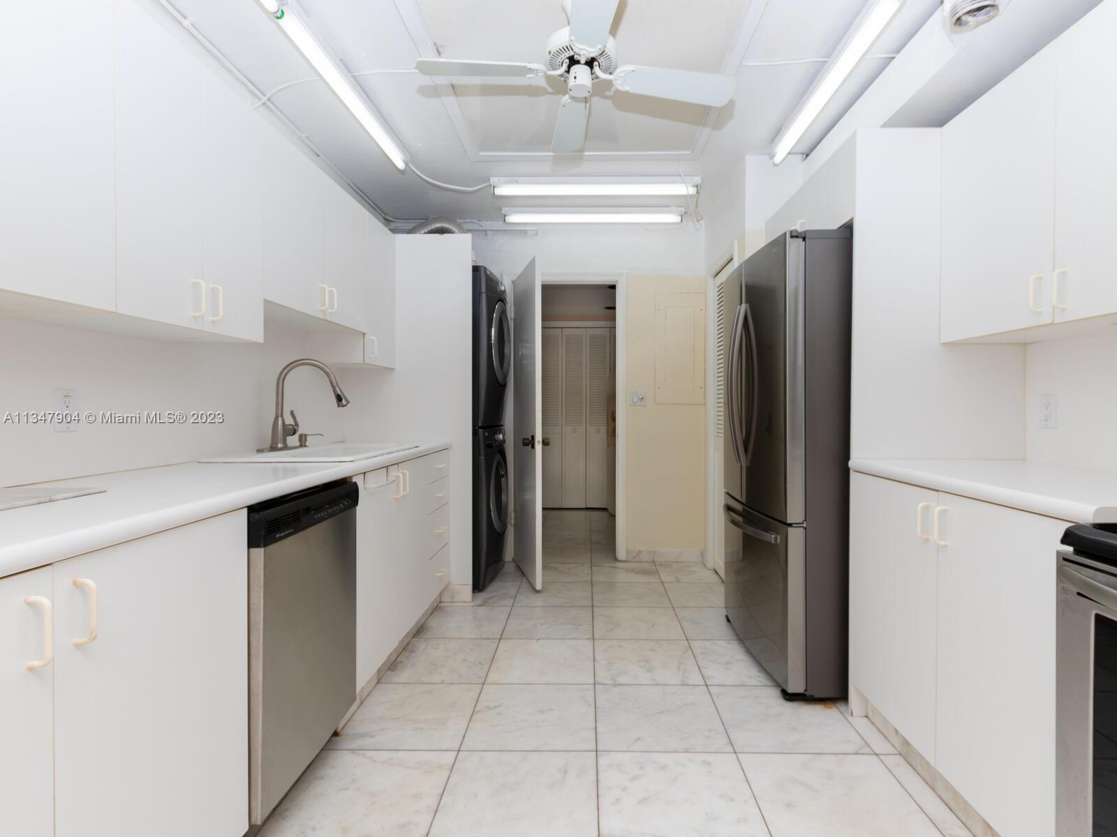 CRICKET CLUB CONDO - Residential