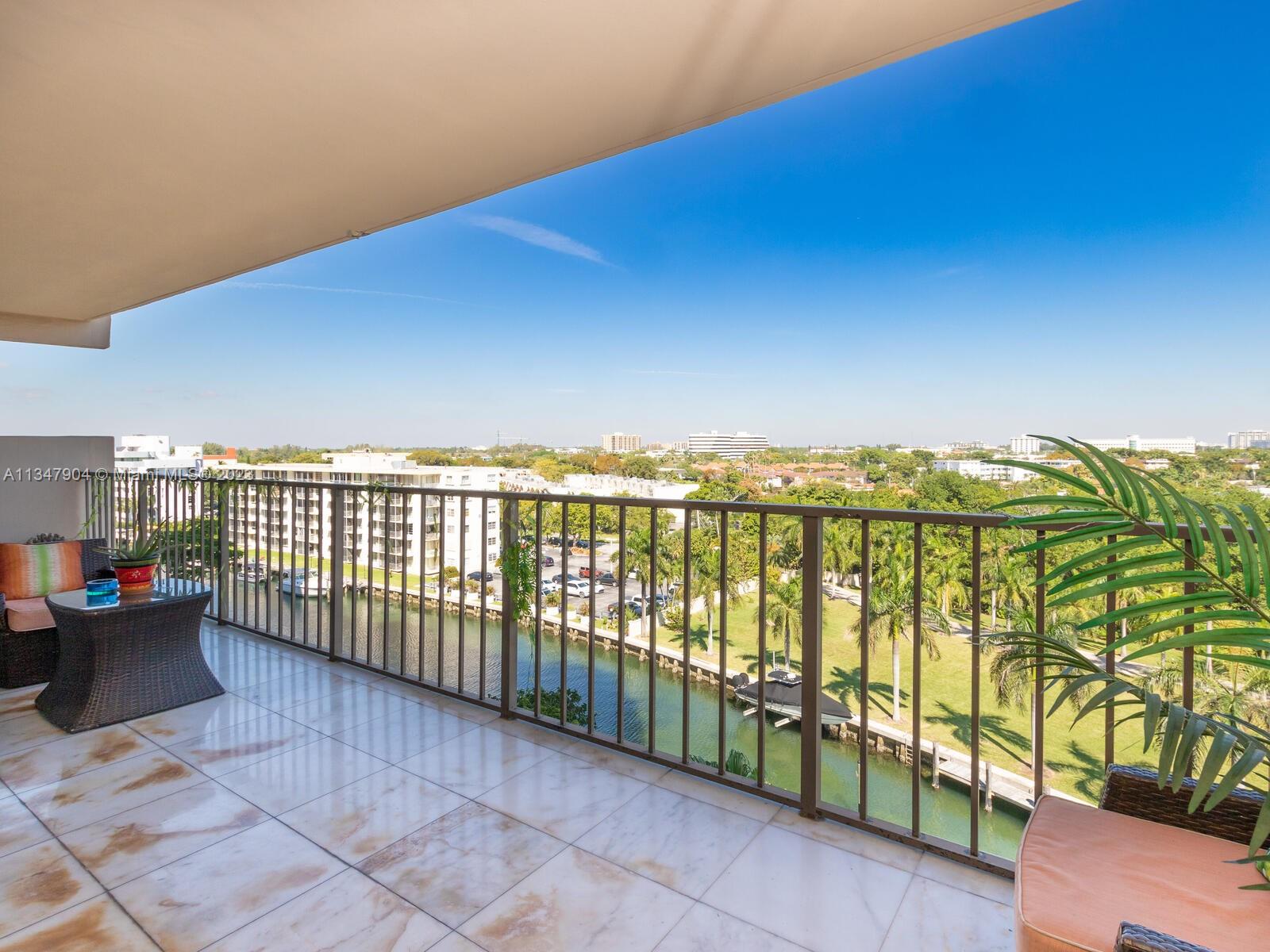 CRICKET CLUB CONDO - Residential