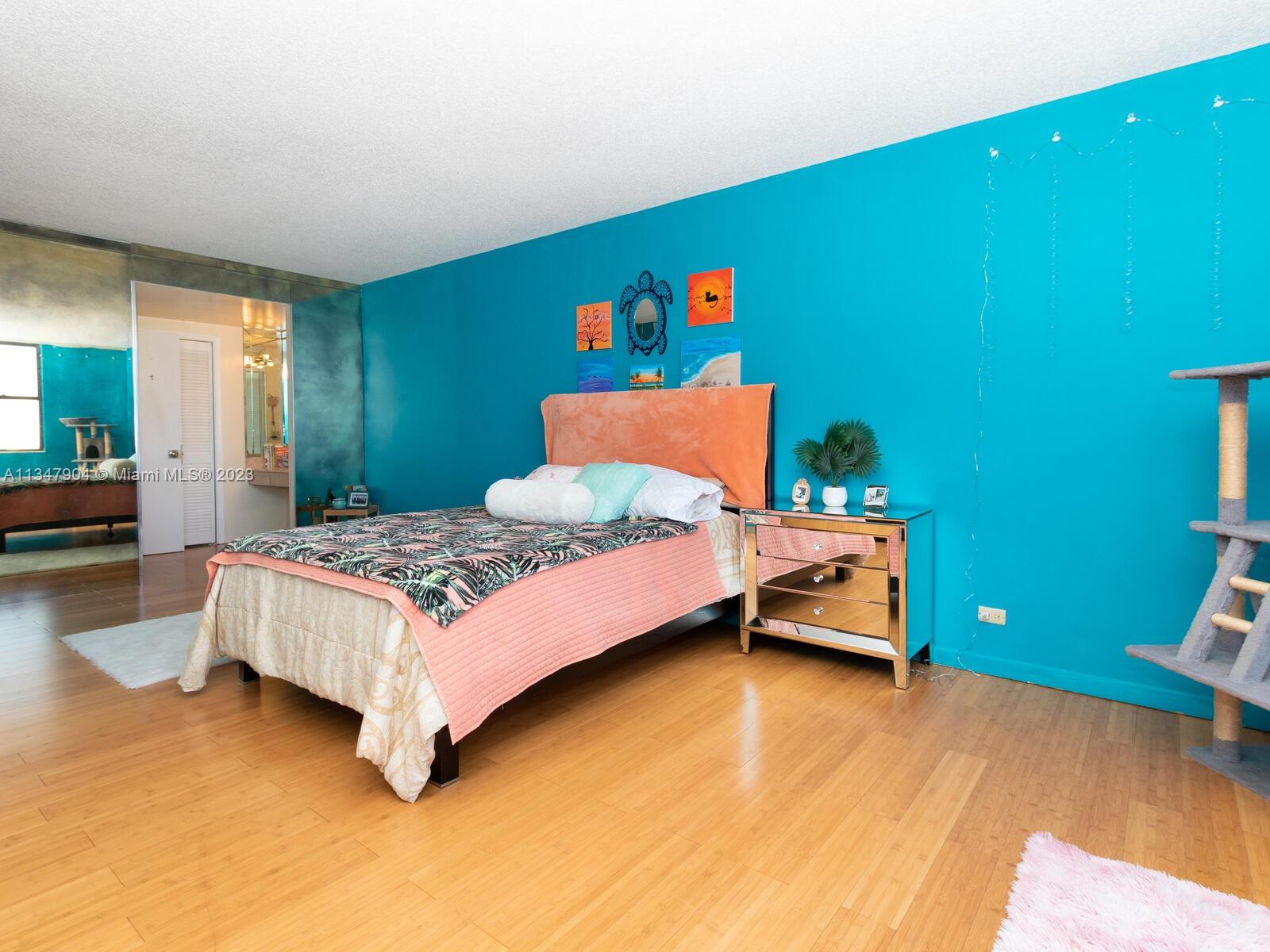 CRICKET CLUB CONDO - Residential