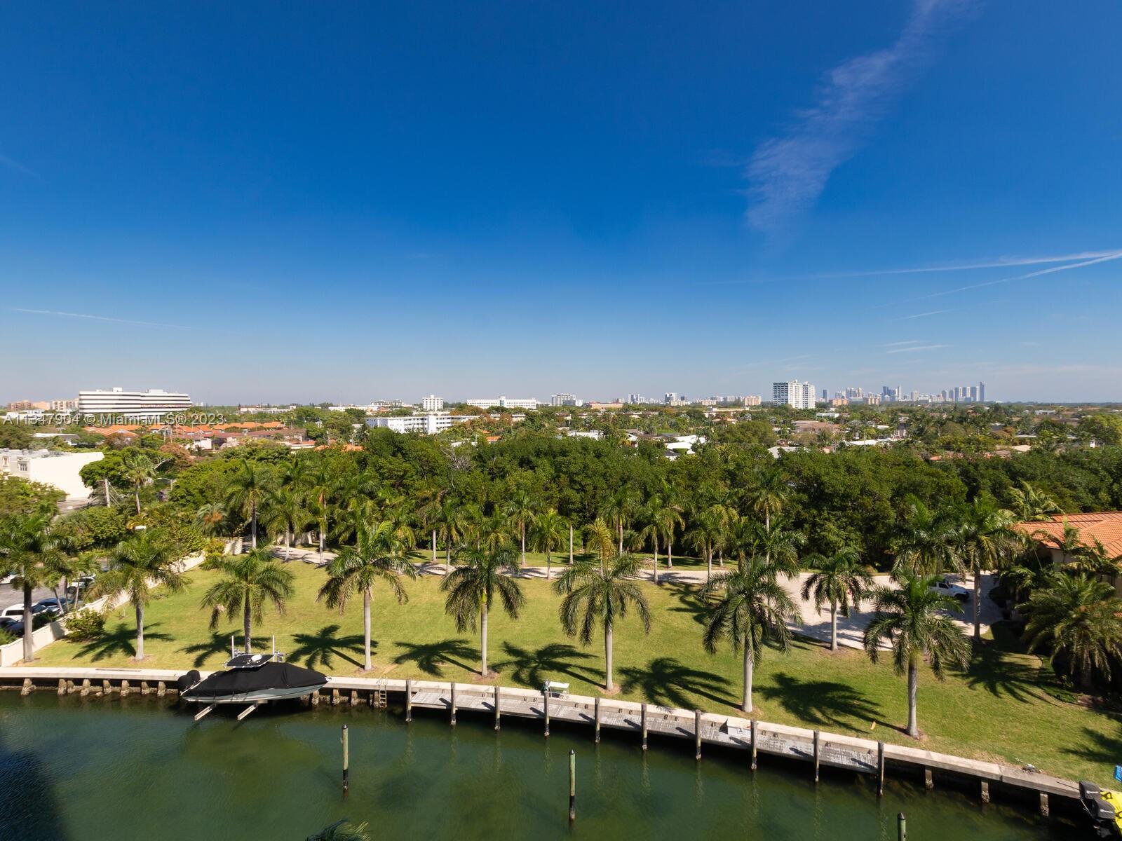 CRICKET CLUB CONDO - Residential