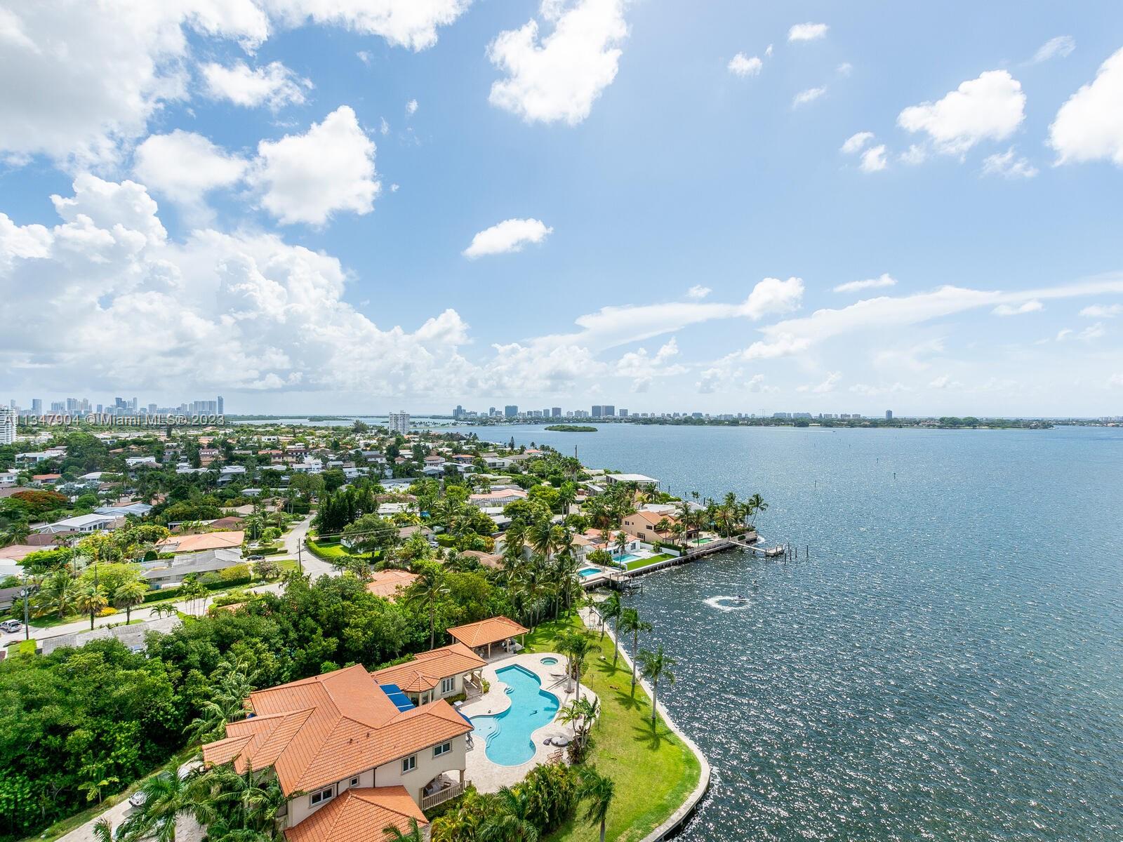 CRICKET CLUB CONDO - Residential