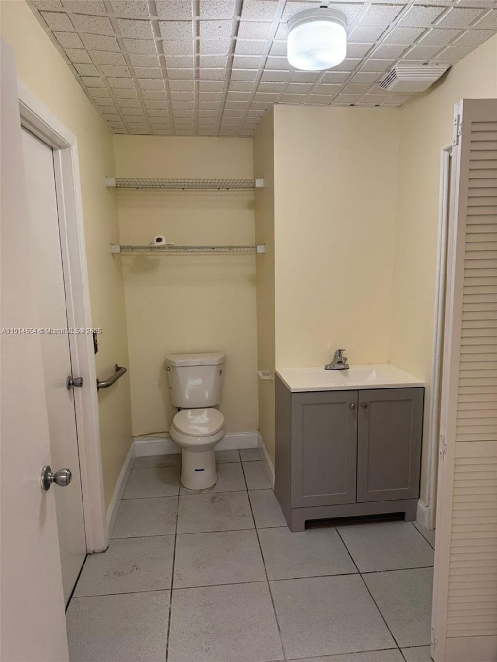 Photo of 5300 NW 12th Ave #6, Fort Lauderdale, FL 33309 (MLS # A11914554)