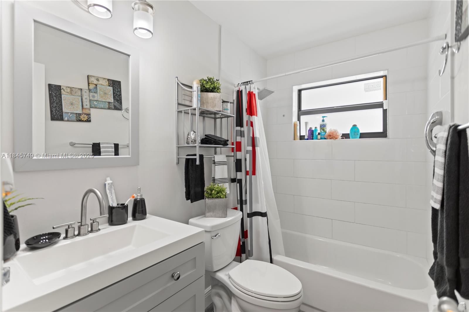 HOLLYWOOD HIGHLANDS PARK - Residential