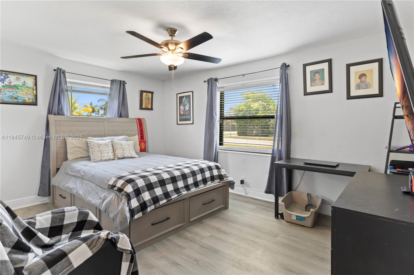 HOLLYWOOD HIGHLANDS PARK - Residential