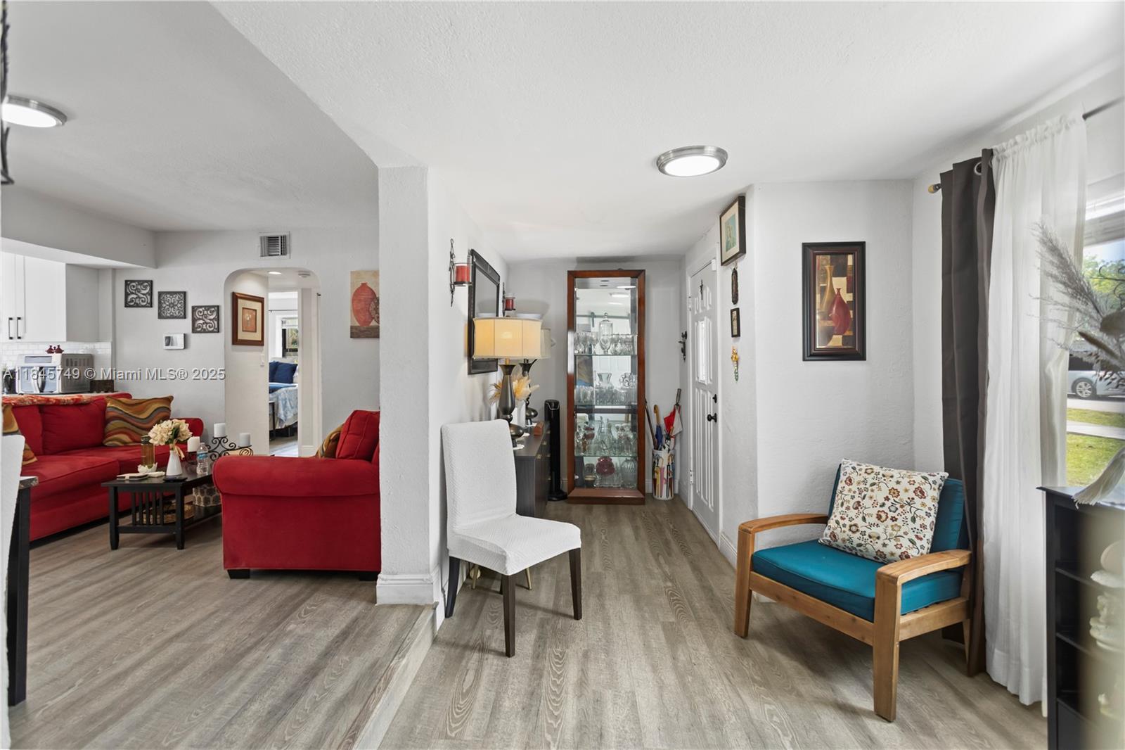 HOLLYWOOD HIGHLANDS PARK - Residential