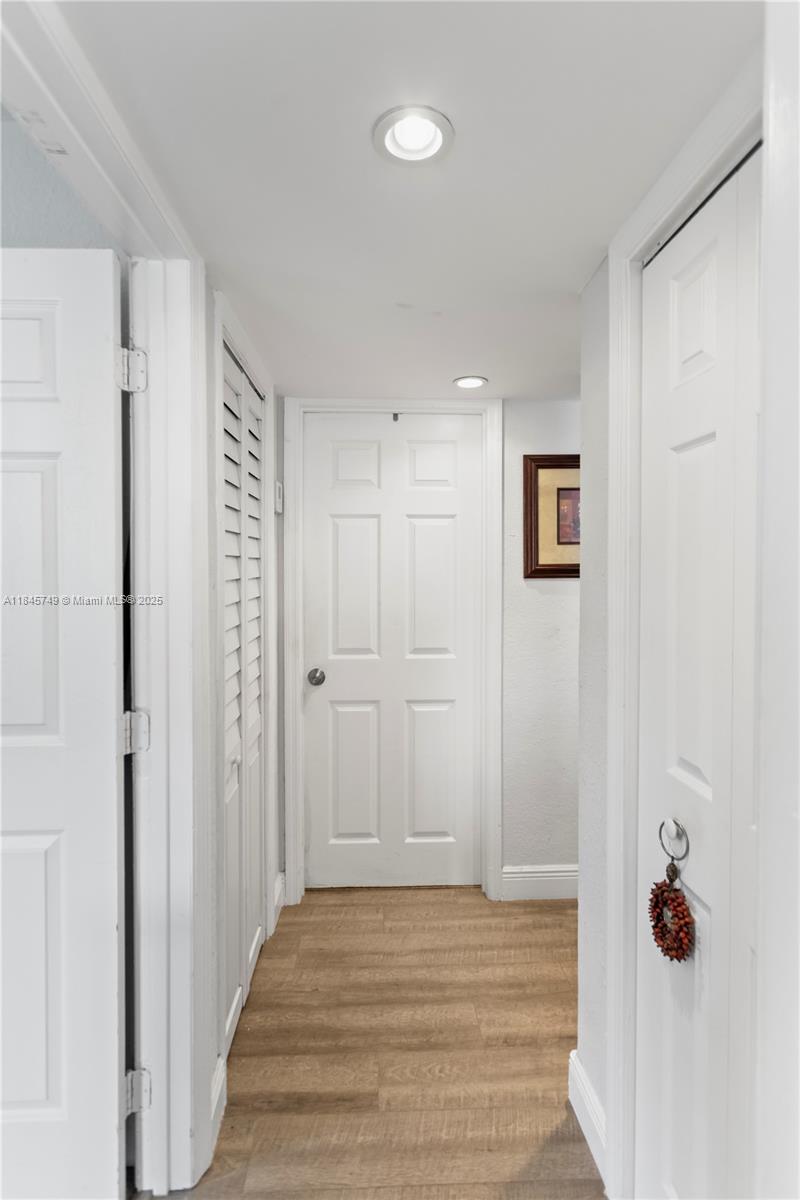 HOLLYWOOD HIGHLANDS PARK - Residential