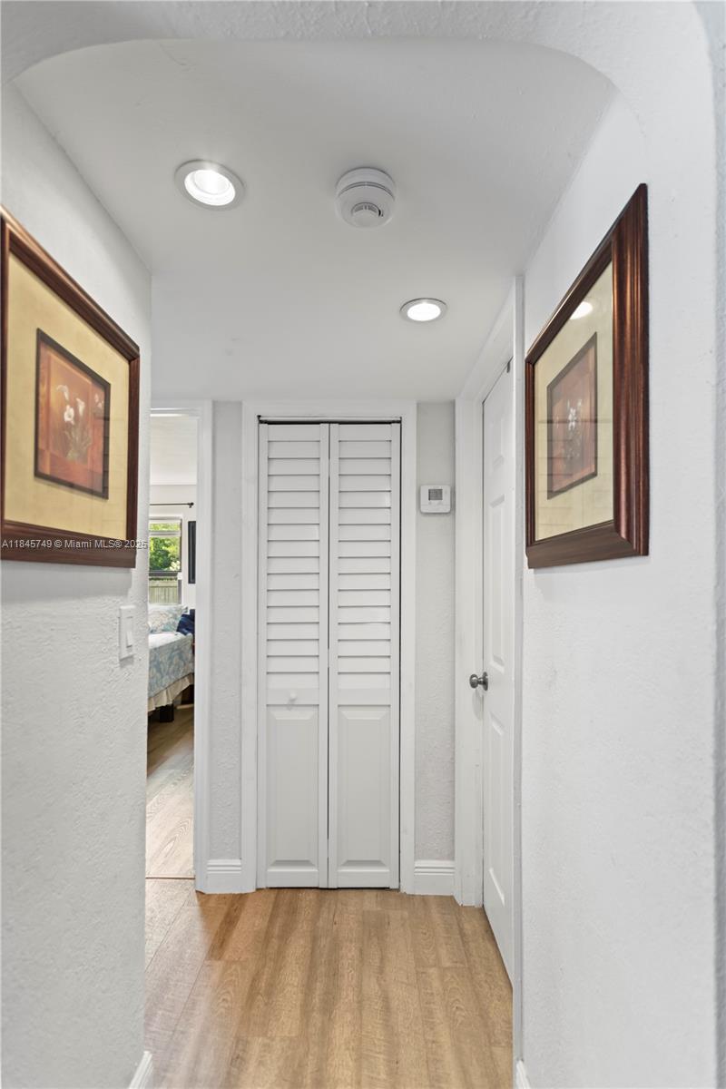 HOLLYWOOD HIGHLANDS PARK - Residential