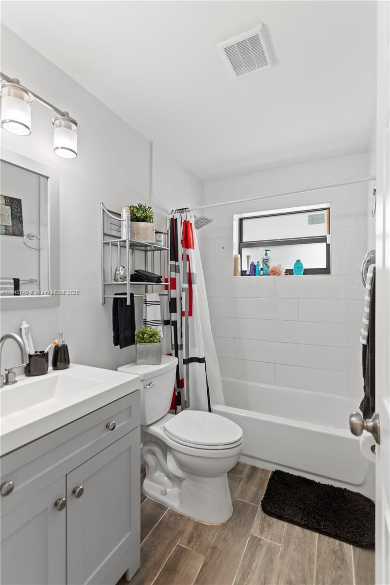 HOLLYWOOD HIGHLANDS PARK - Residential