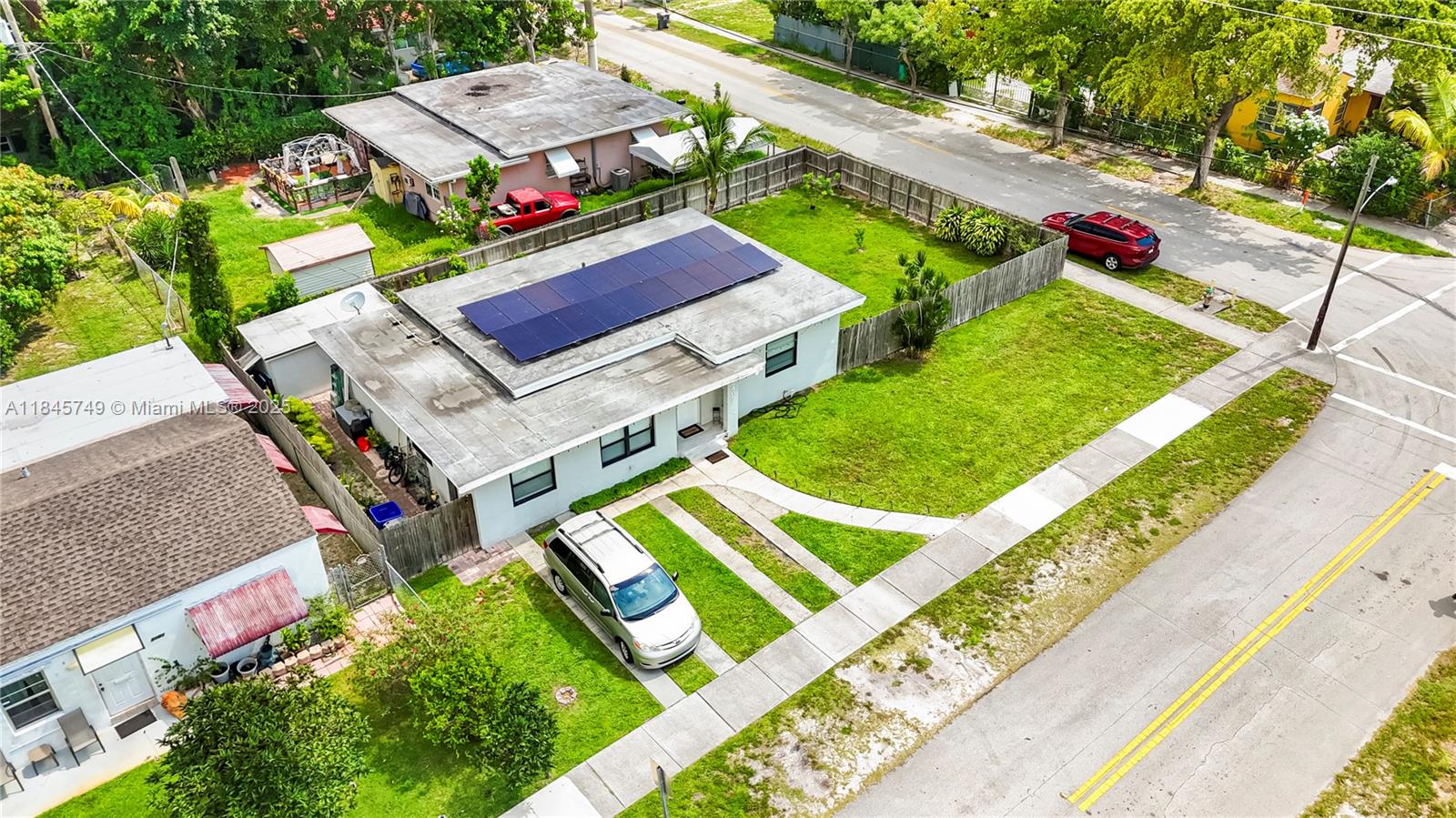 HOLLYWOOD HIGHLANDS PARK - Residential