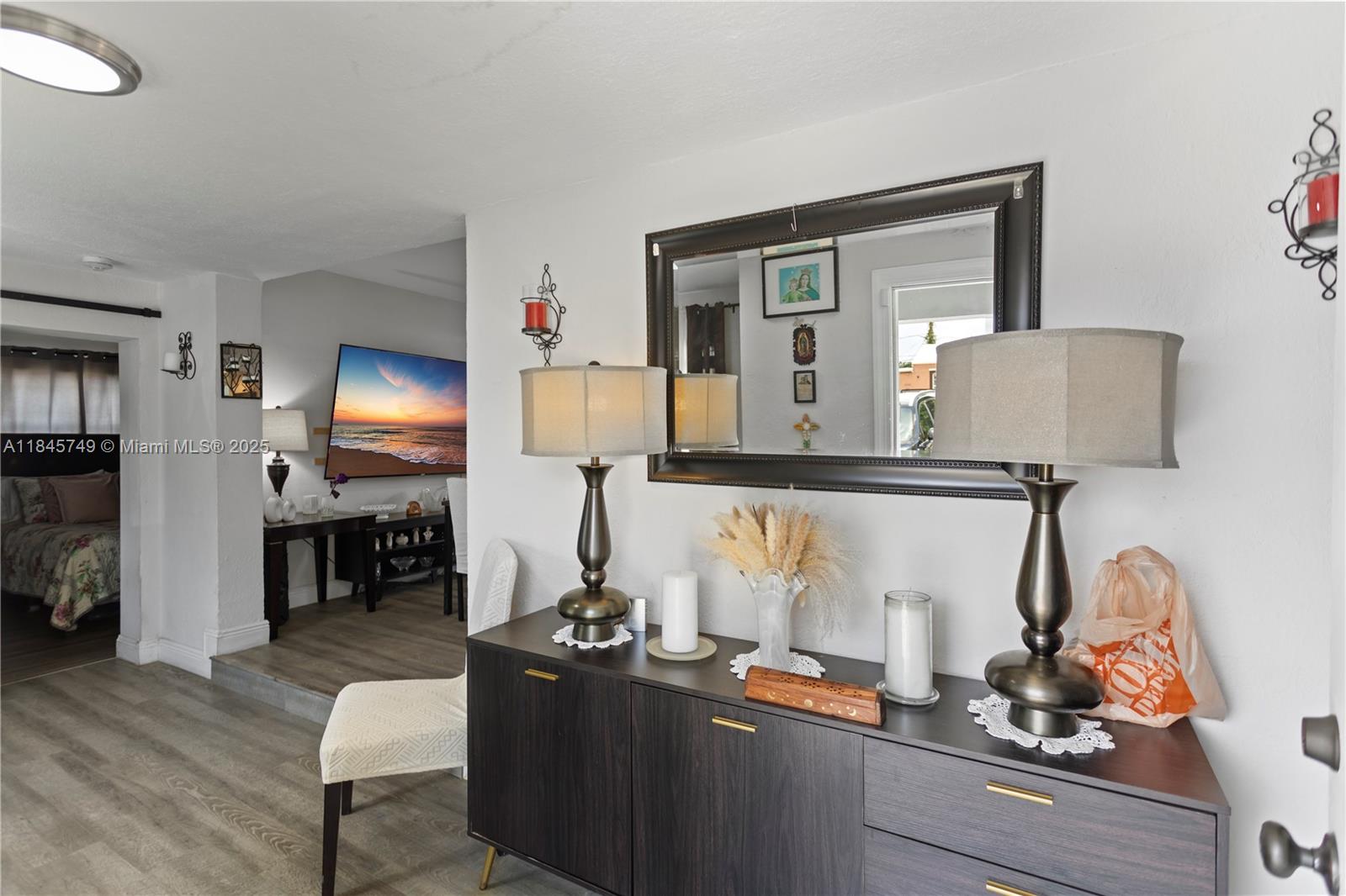 HOLLYWOOD HIGHLANDS PARK - Residential