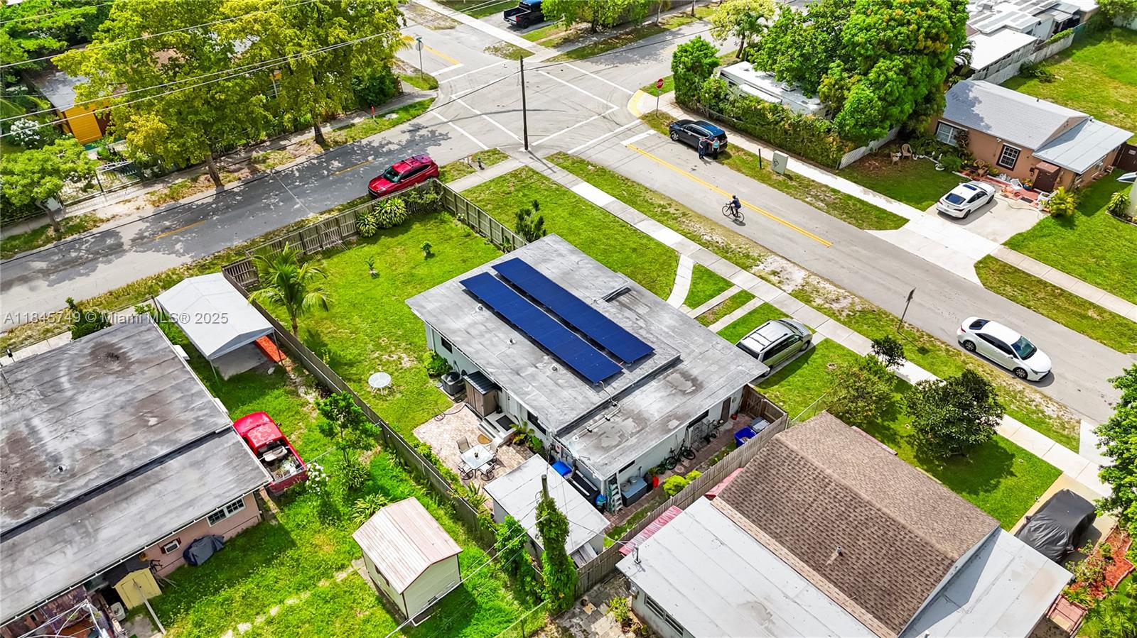 HOLLYWOOD HIGHLANDS PARK - Residential