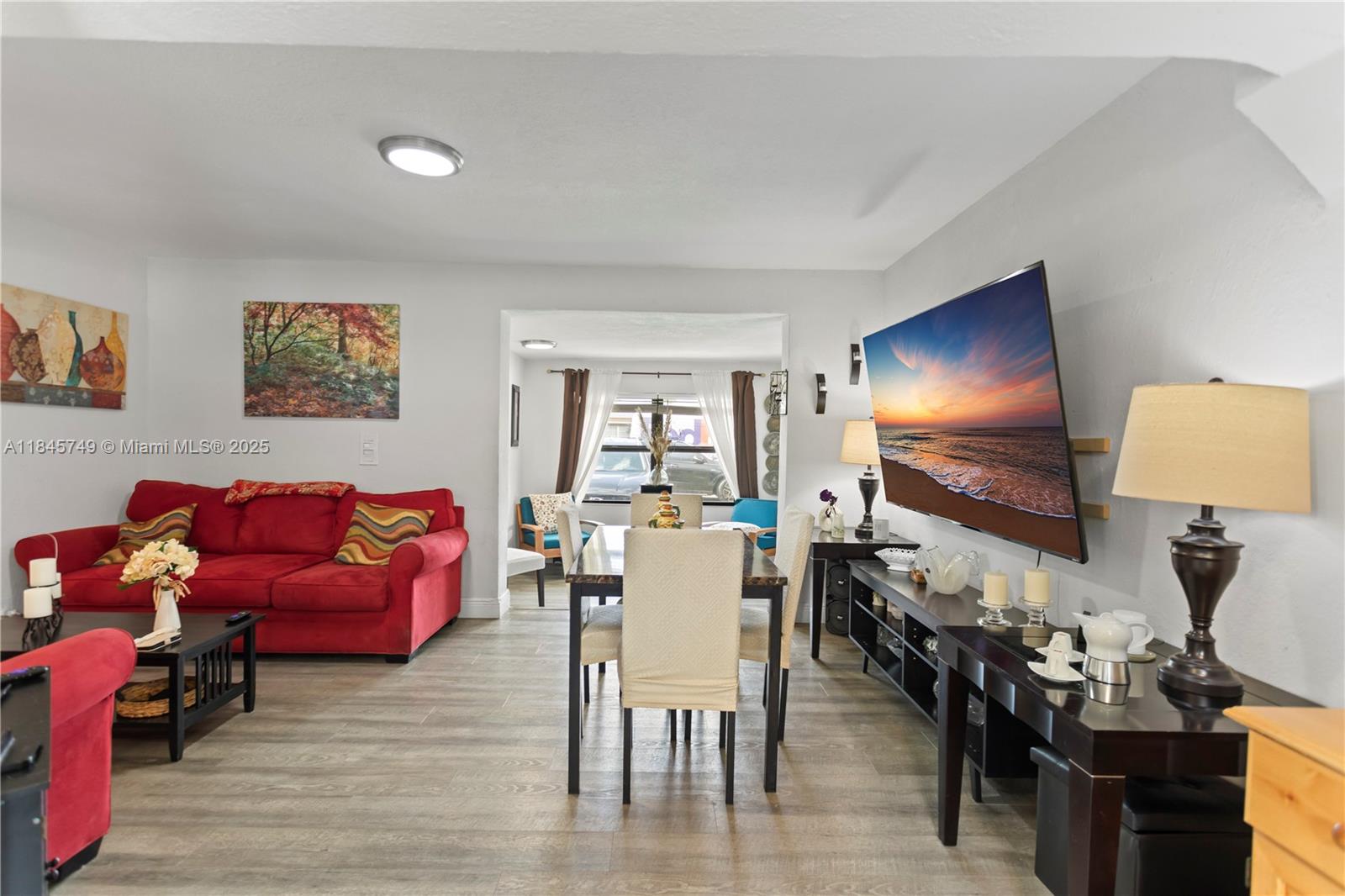 HOLLYWOOD HIGHLANDS PARK - Residential