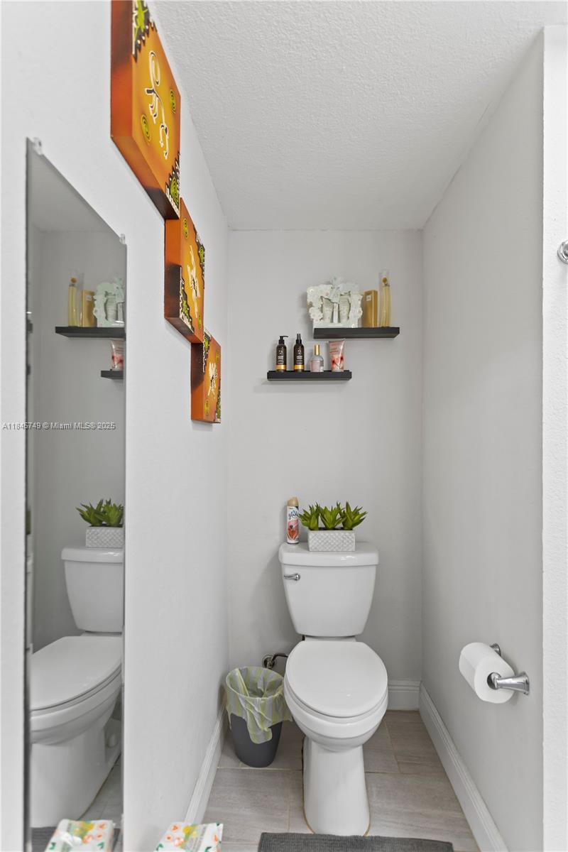 HOLLYWOOD HIGHLANDS PARK - Residential