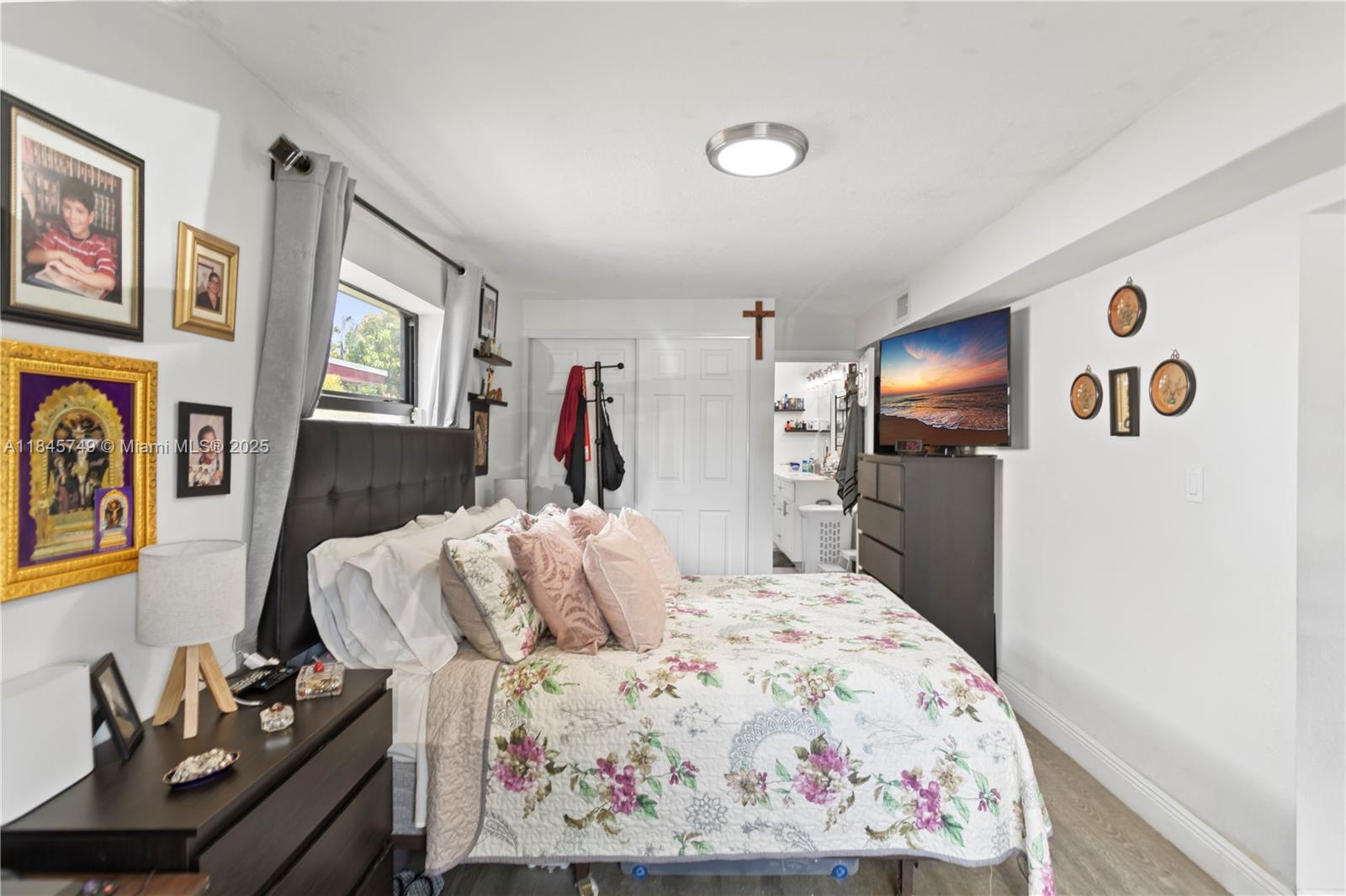 HOLLYWOOD HIGHLANDS PARK - Residential