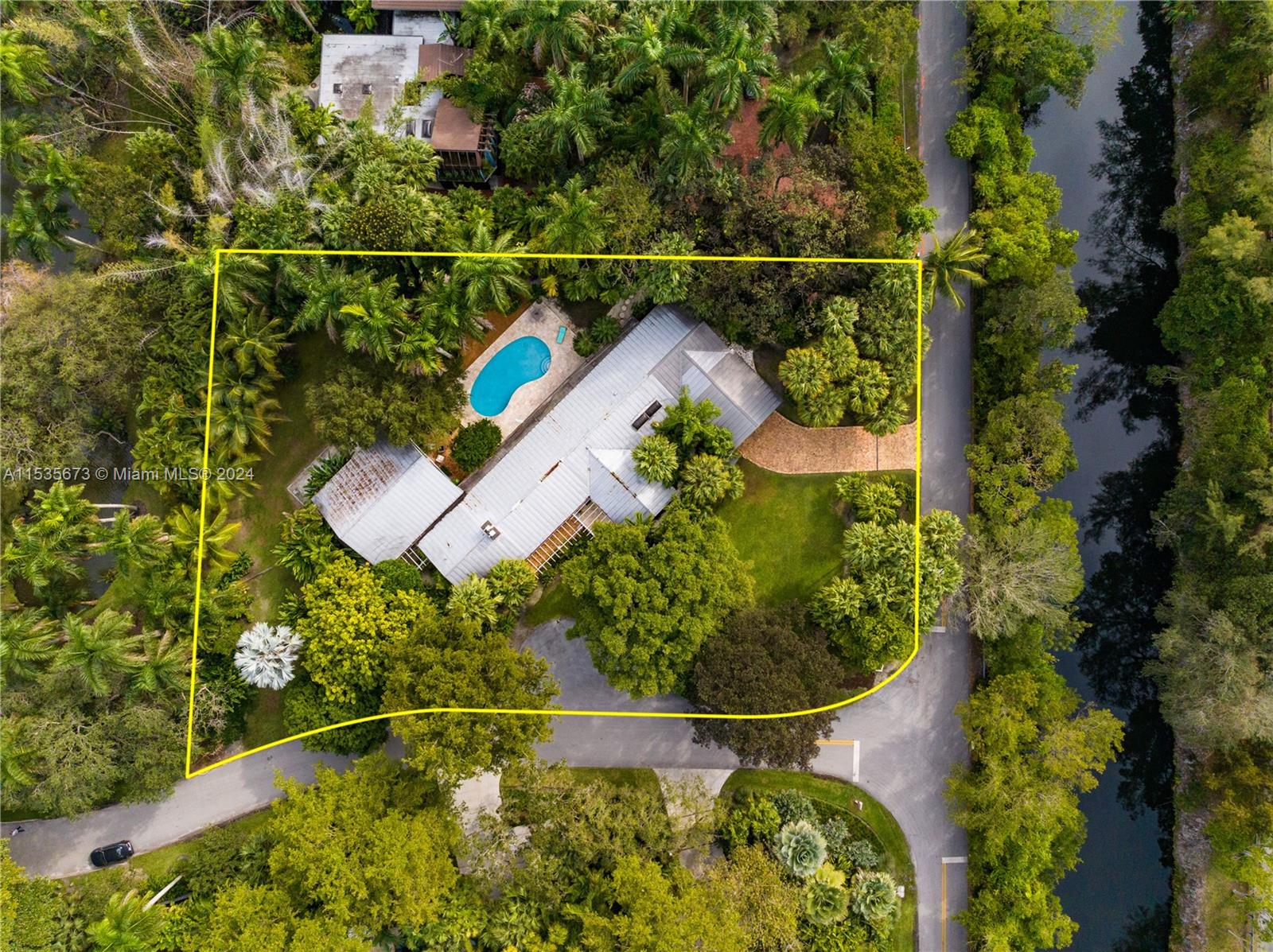 Property for Sale at 56001 Kerwood Oaks Dr, Coral Gables, Broward County, Florida -  - $4,500,000