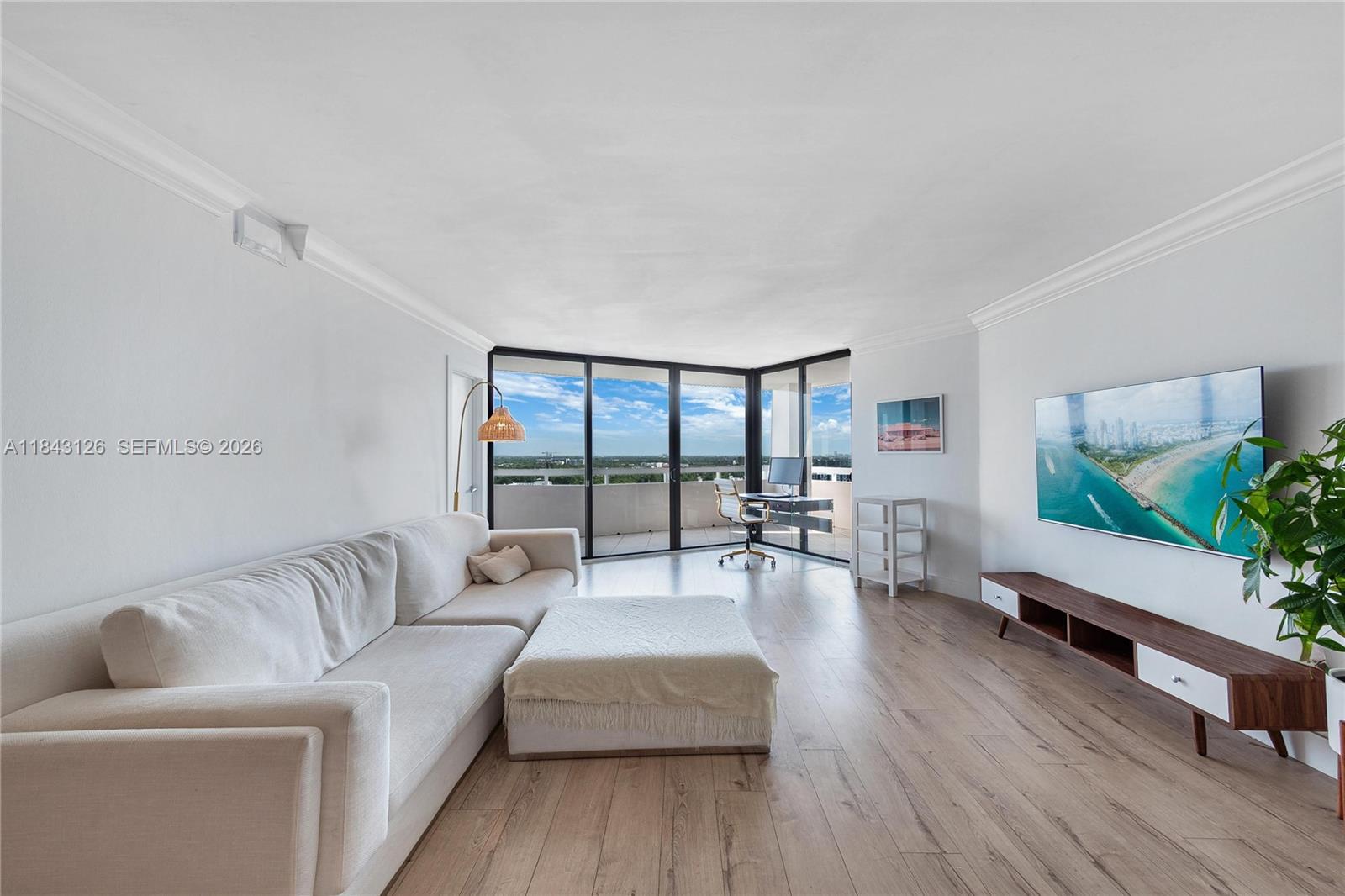 TOWERS OF QUAYSIDE CONDO - Residential