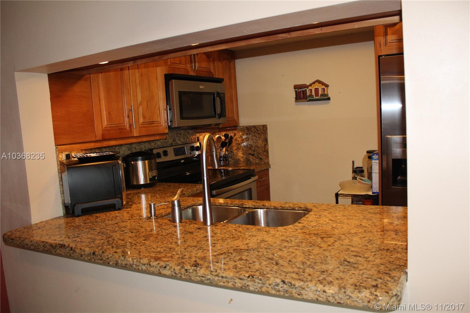 INTERNATIONAL PARK CONDO - Residential