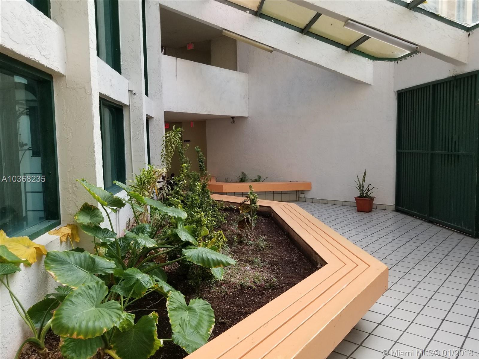 INTERNATIONAL PARK CONDO - Residential