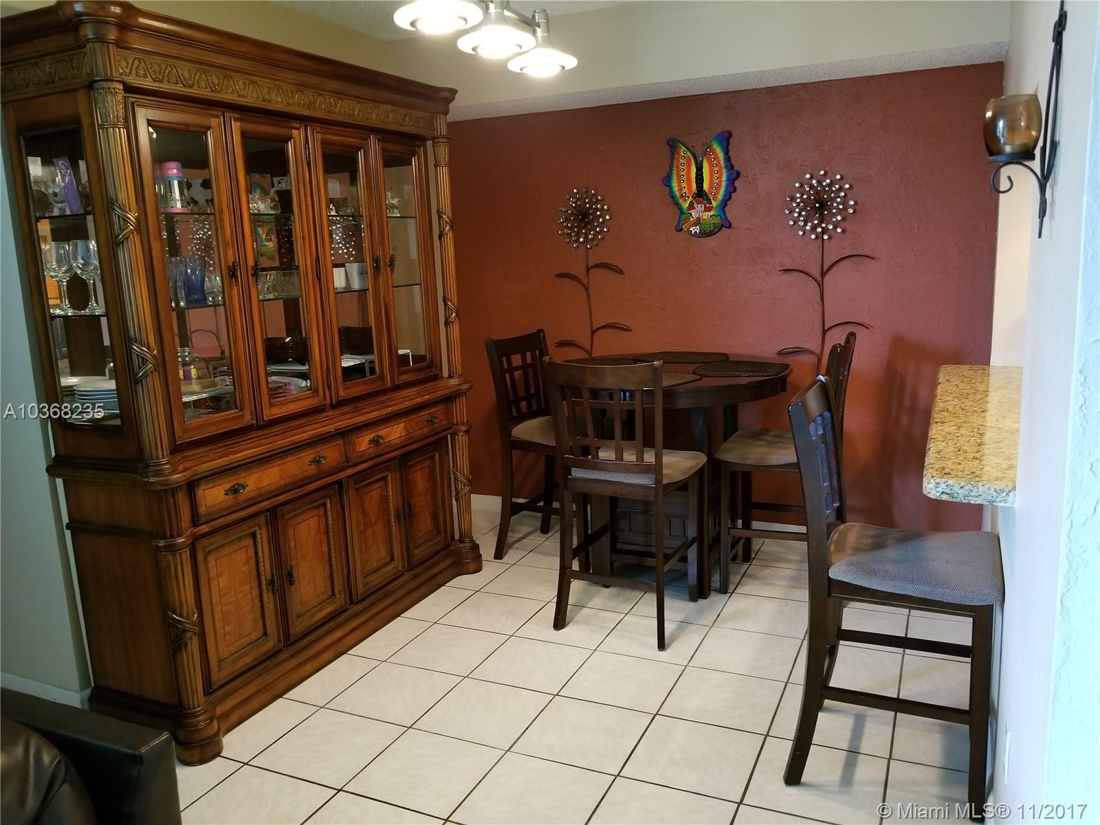 INTERNATIONAL PARK CONDO - Residential