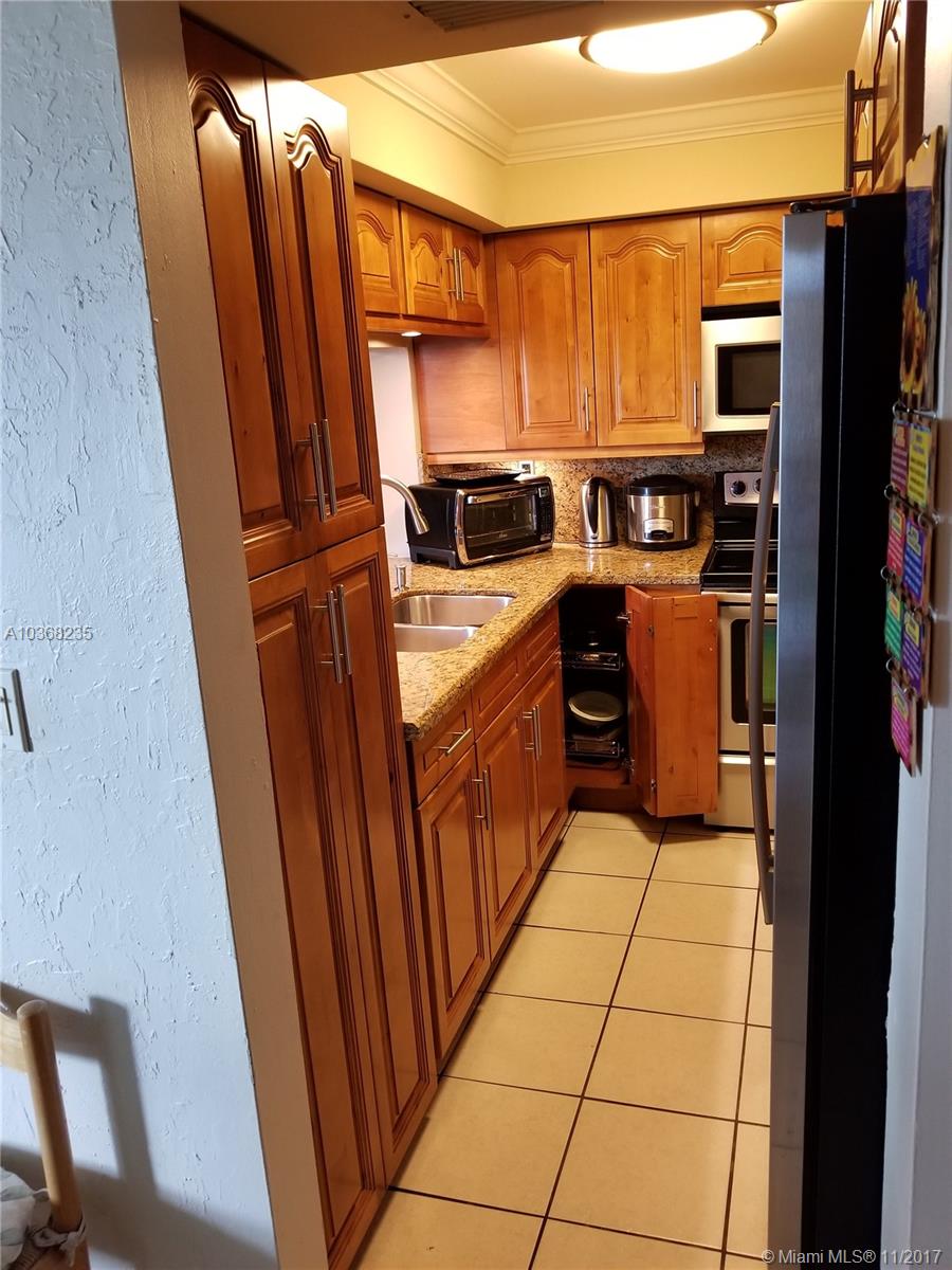 INTERNATIONAL PARK CONDO - Residential