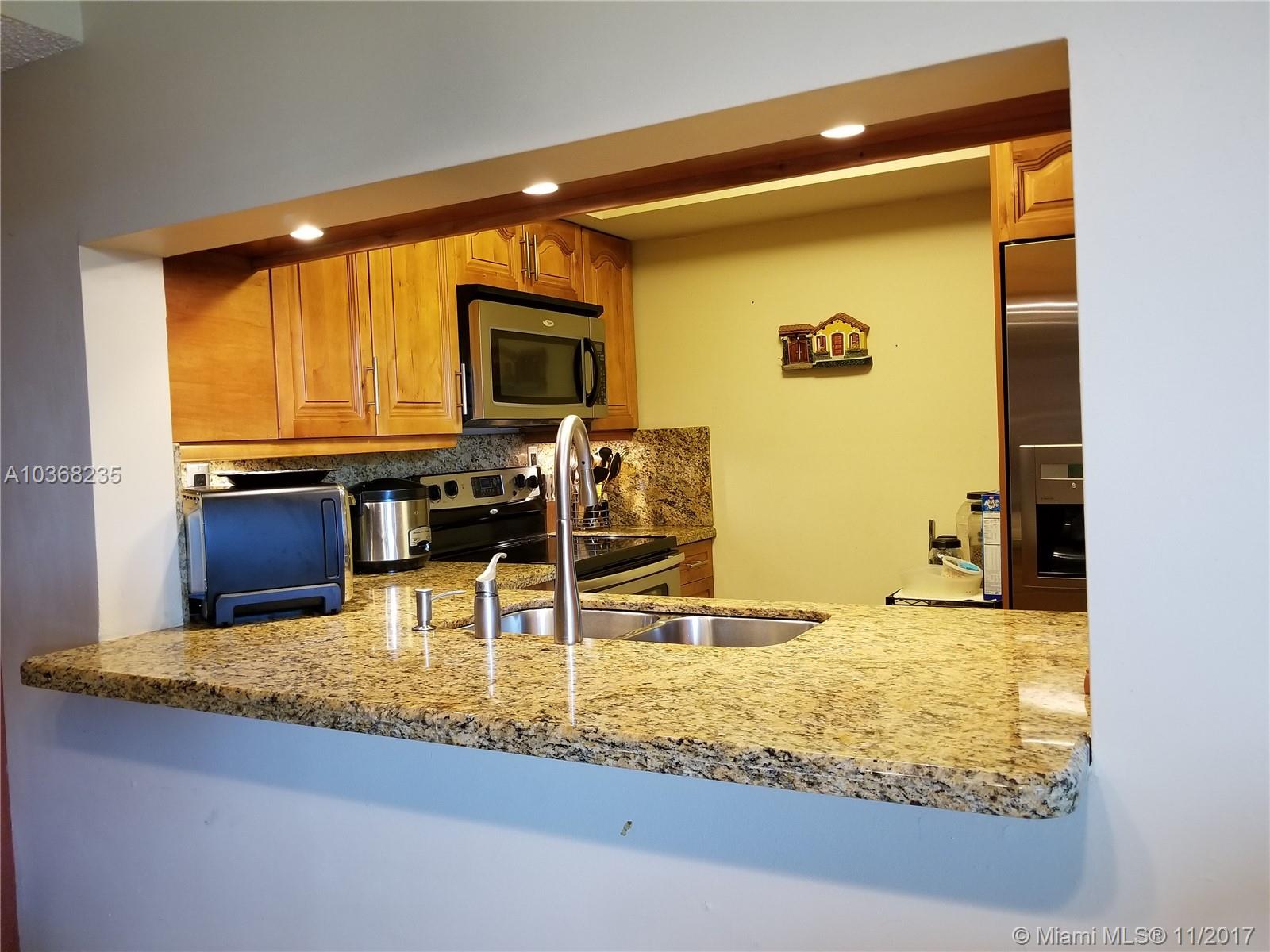 INTERNATIONAL PARK CONDO - Residential