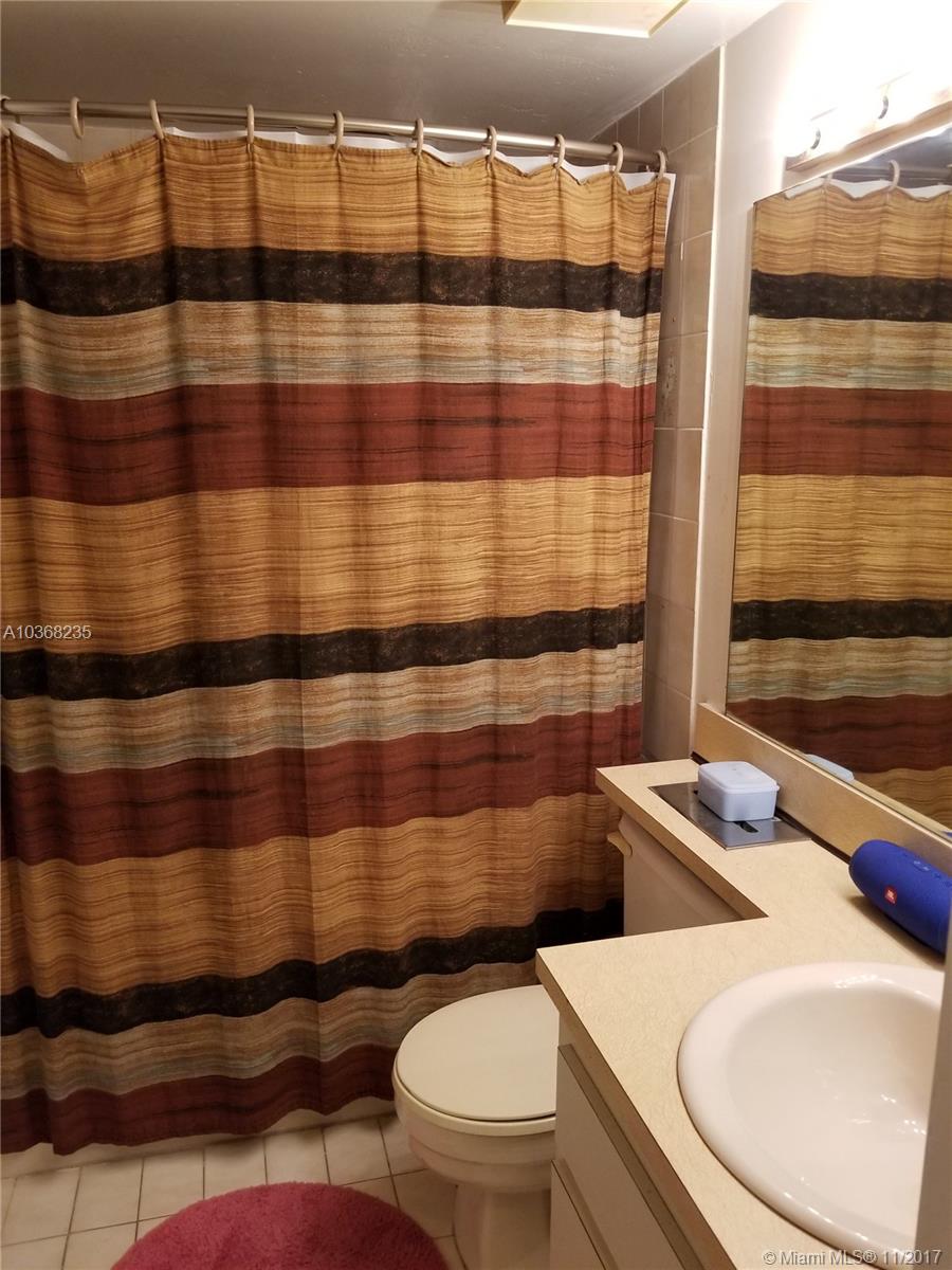 INTERNATIONAL PARK CONDO - Residential