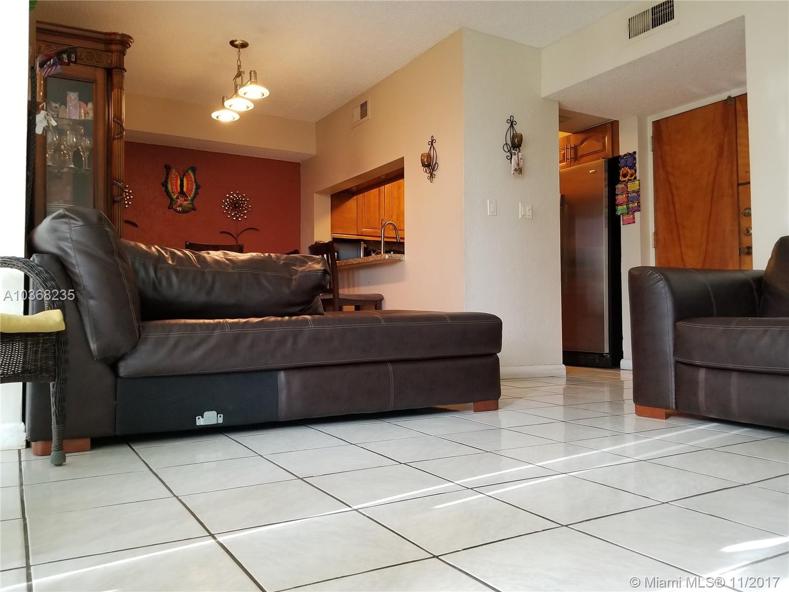 INTERNATIONAL PARK CONDO - Residential