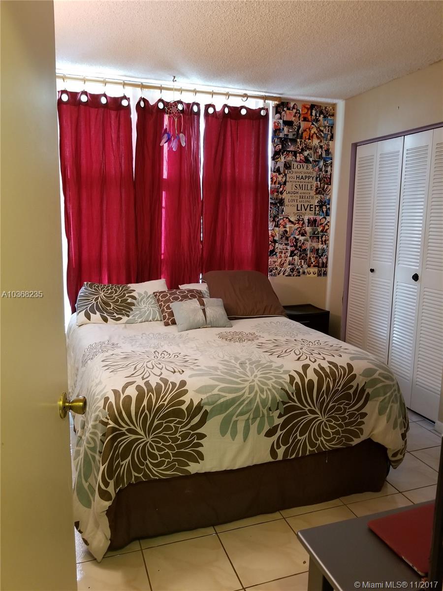 INTERNATIONAL PARK CONDO - Residential