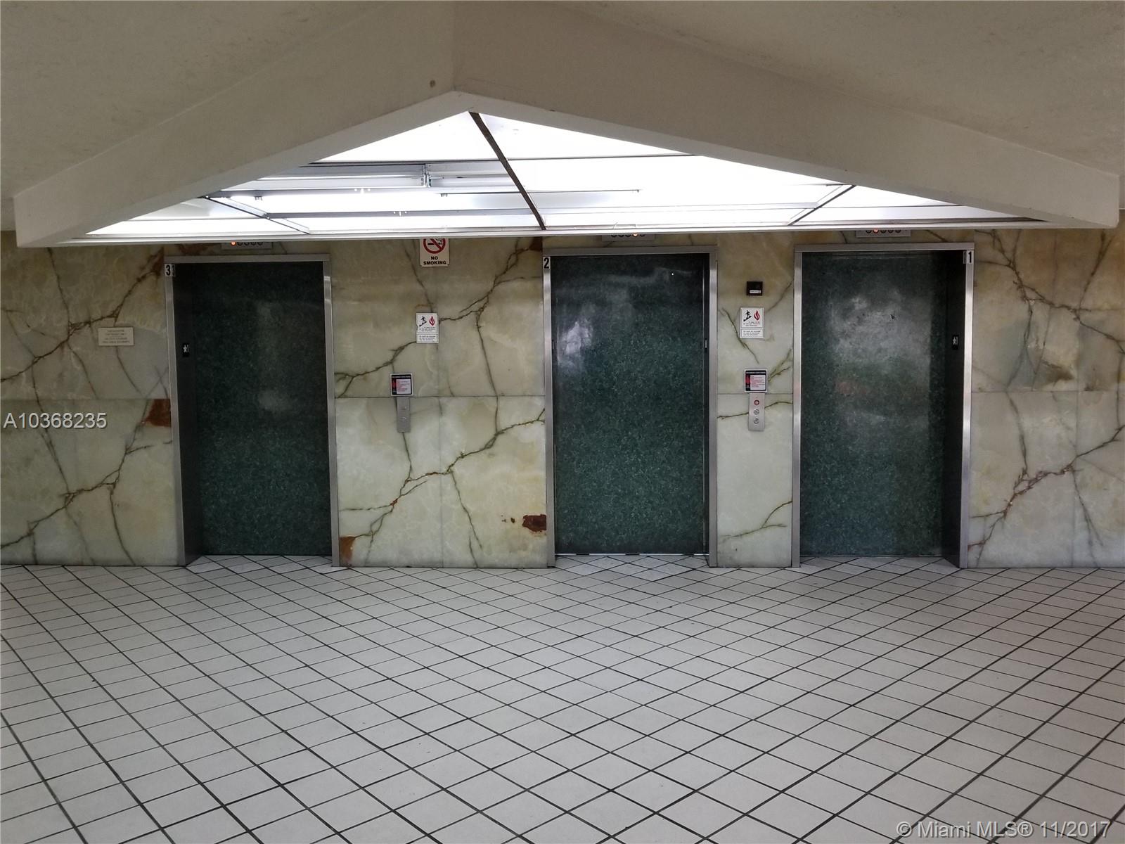 INTERNATIONAL PARK CONDO - Residential