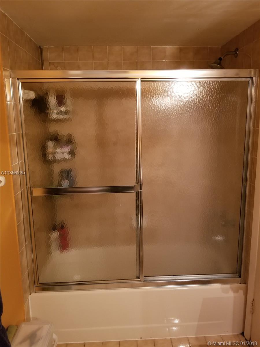 INTERNATIONAL PARK CONDO - Residential