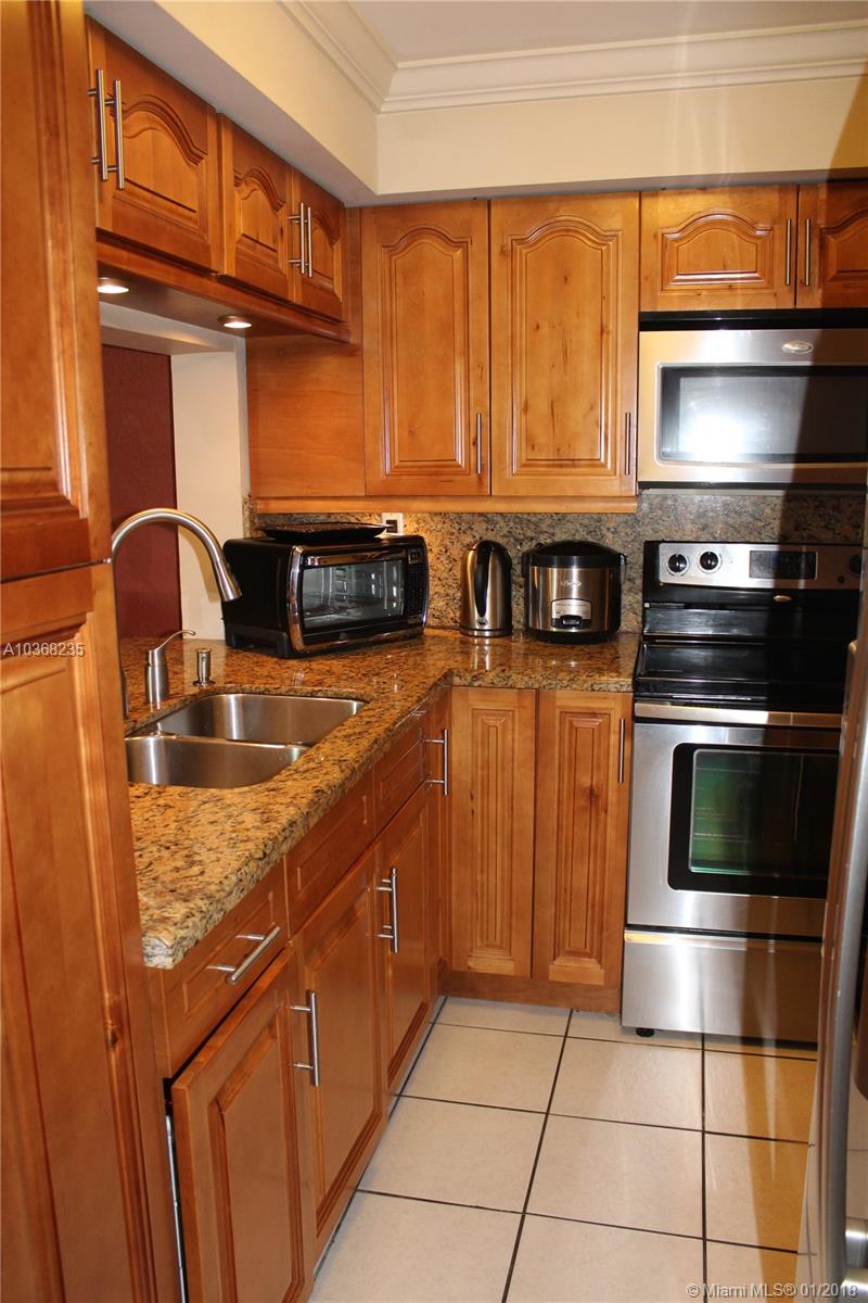 INTERNATIONAL PARK CONDO - Residential