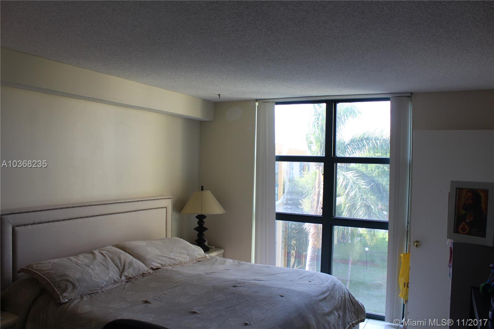 INTERNATIONAL PARK CONDO - Residential