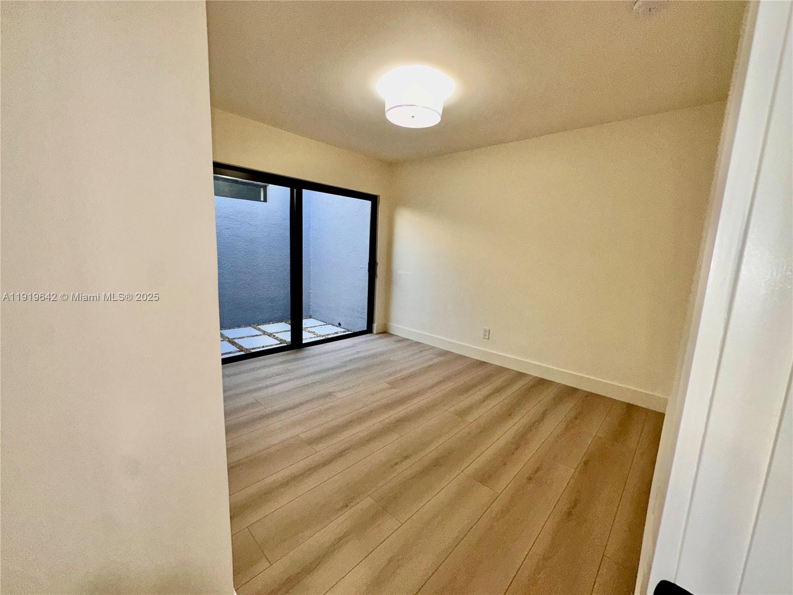 EVERGLADE SUGAR & LAND CO - Residential Lease