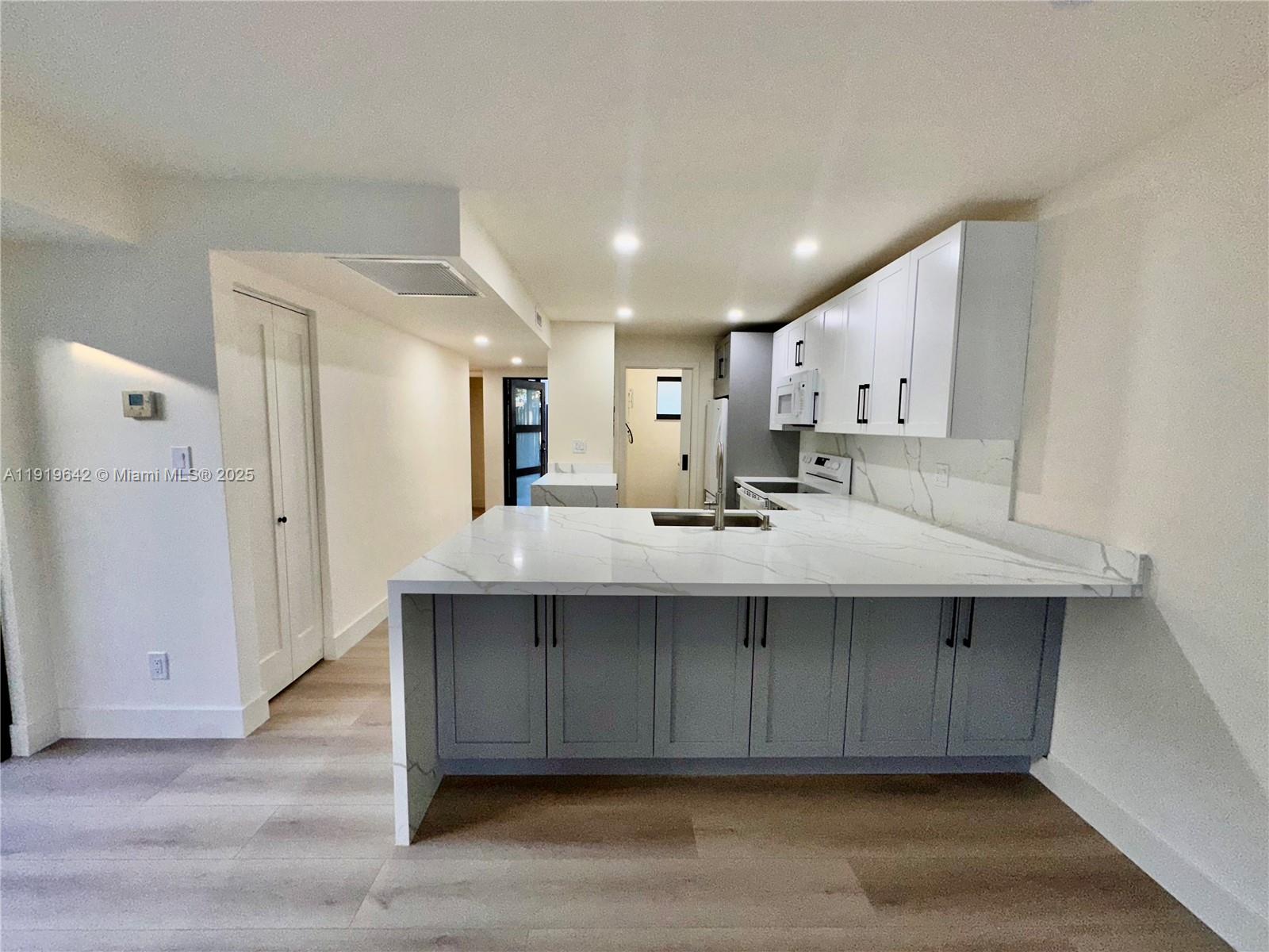 EVERGLADE SUGAR & LAND CO - Residential Lease