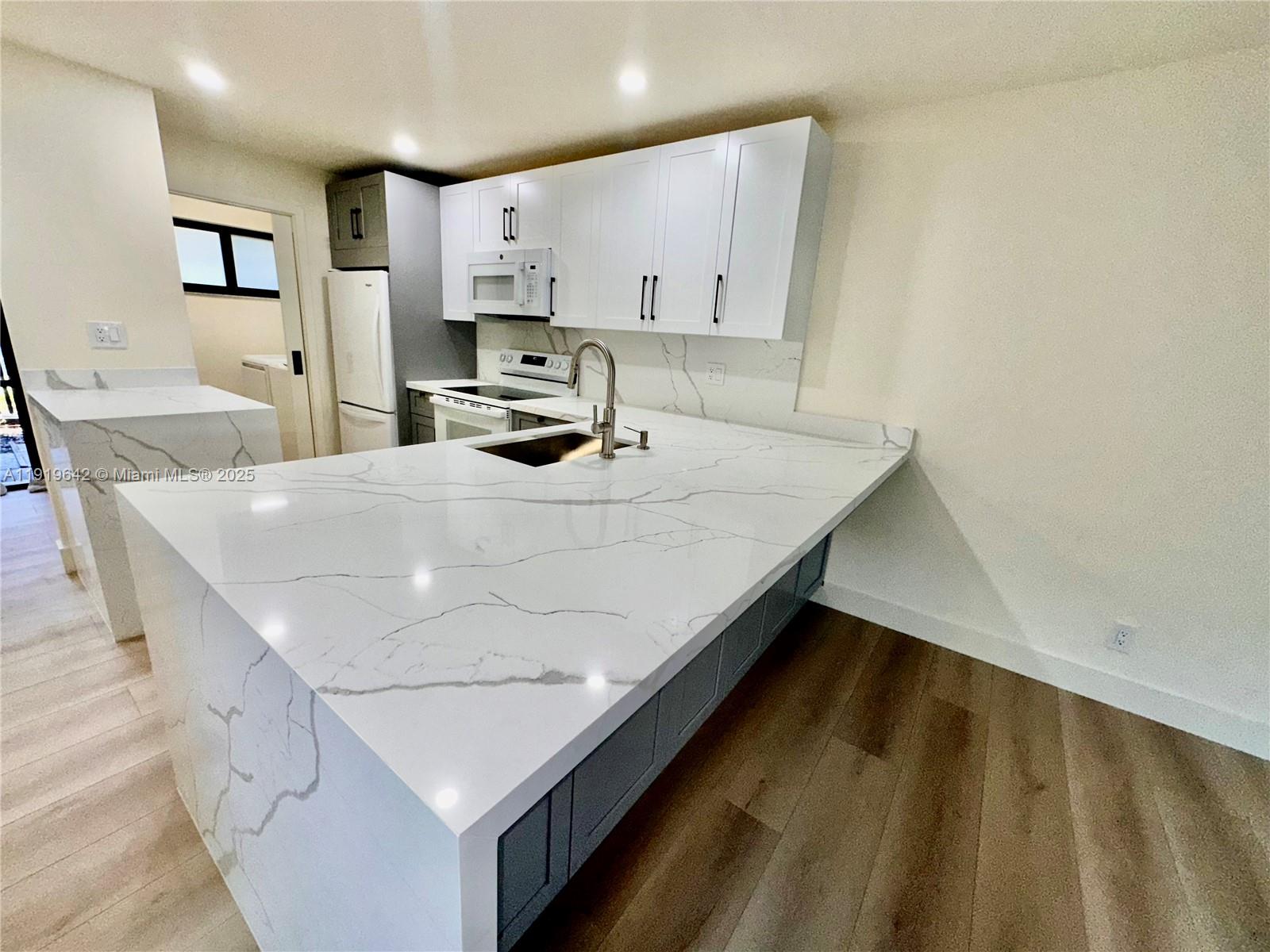 EVERGLADE SUGAR & LAND CO - Residential Lease