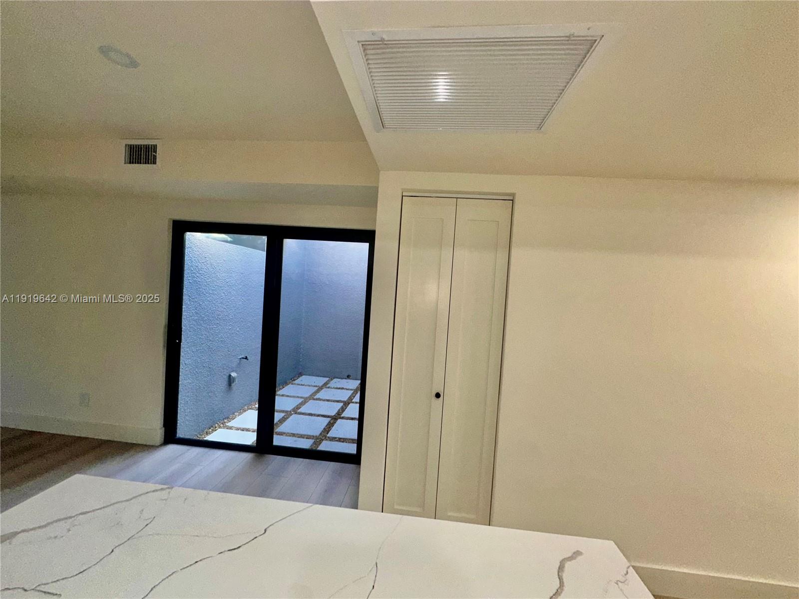 EVERGLADE SUGAR & LAND CO - Residential Lease