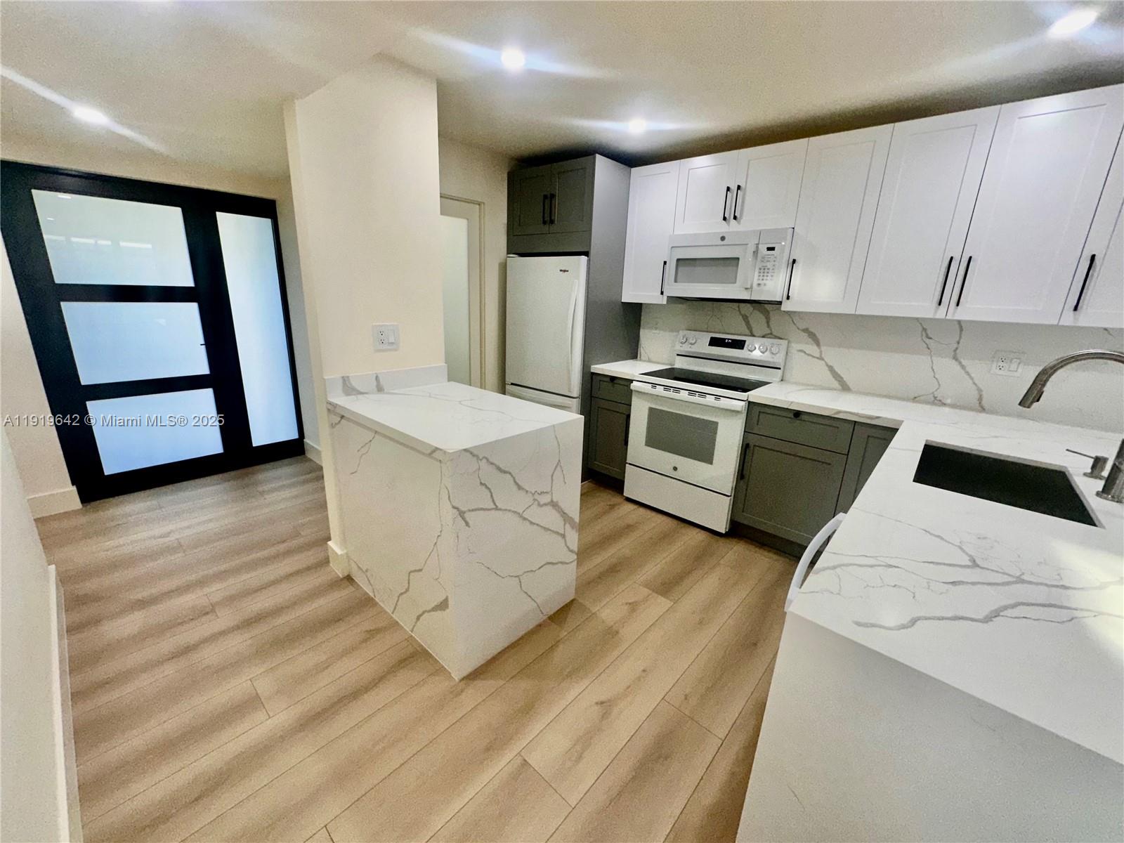 EVERGLADE SUGAR & LAND CO - Residential Lease