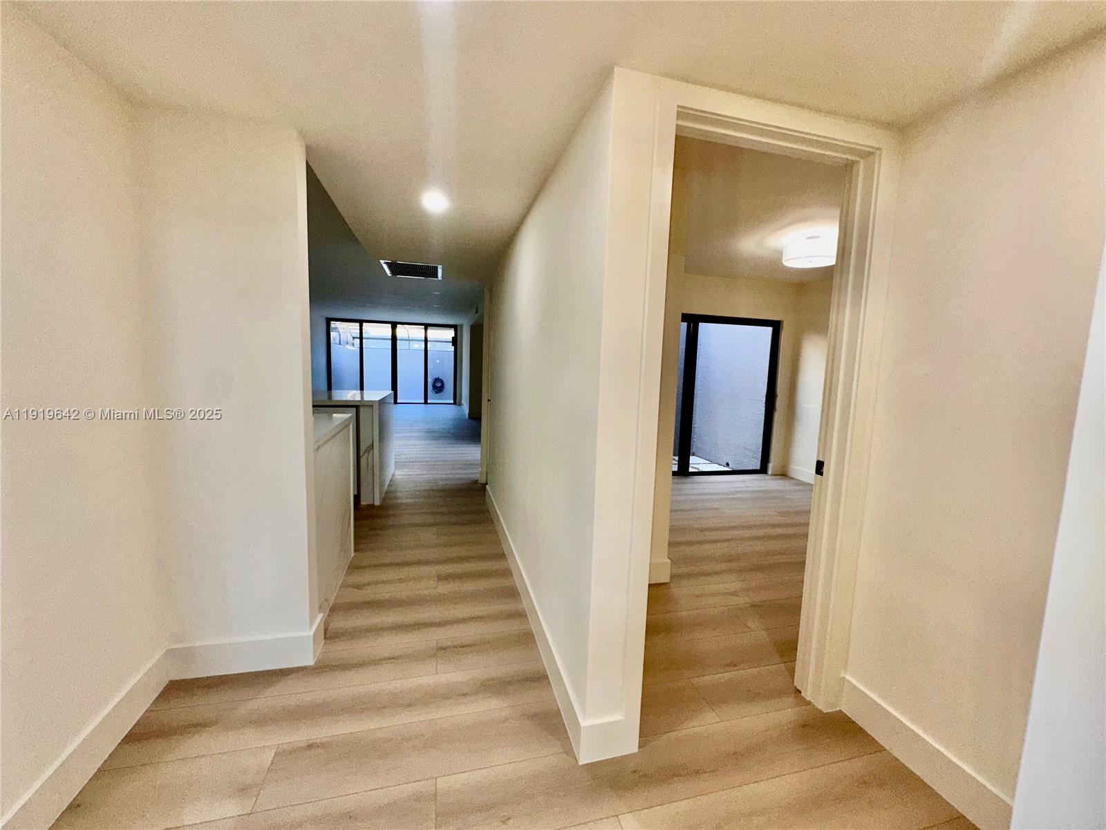 EVERGLADE SUGAR & LAND CO - Residential Lease