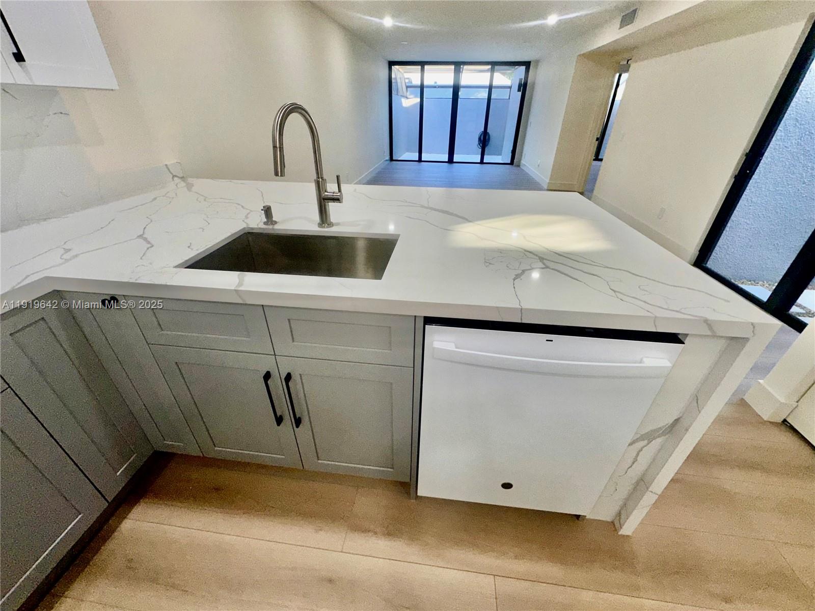 EVERGLADE SUGAR & LAND CO - Residential Lease