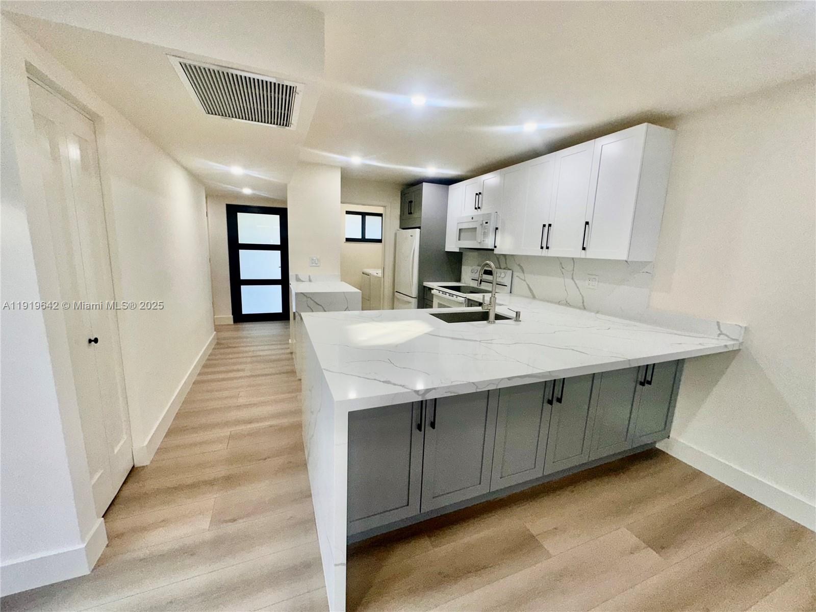 EVERGLADE SUGAR & LAND CO - Residential Lease