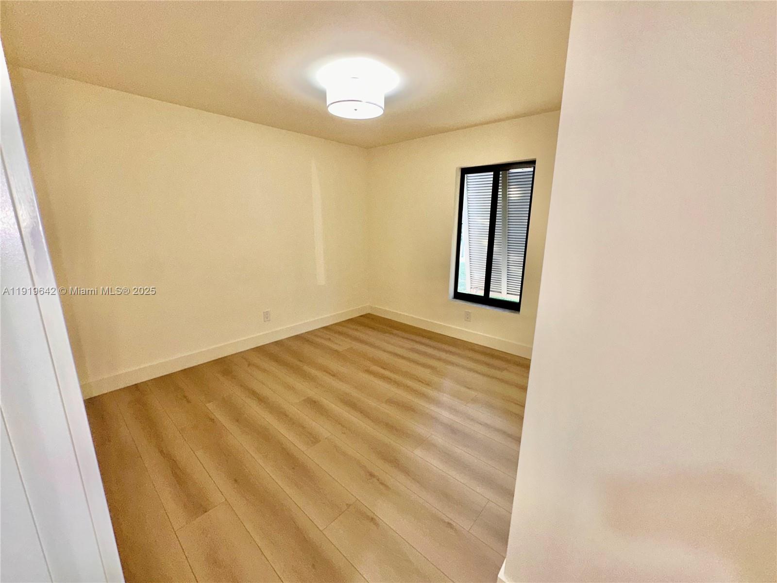 EVERGLADE SUGAR & LAND CO - Residential Lease