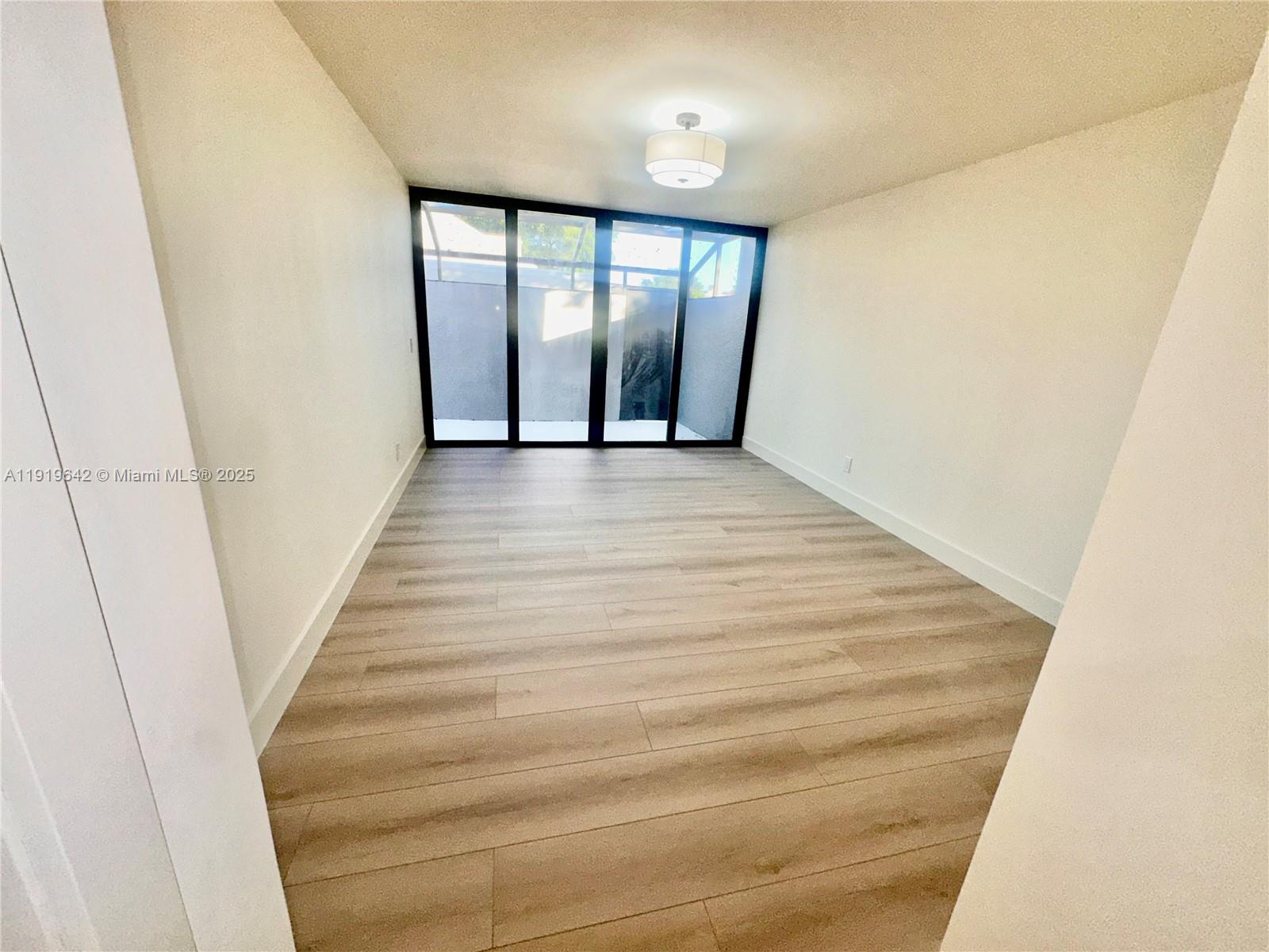 EVERGLADE SUGAR & LAND CO - Residential Lease