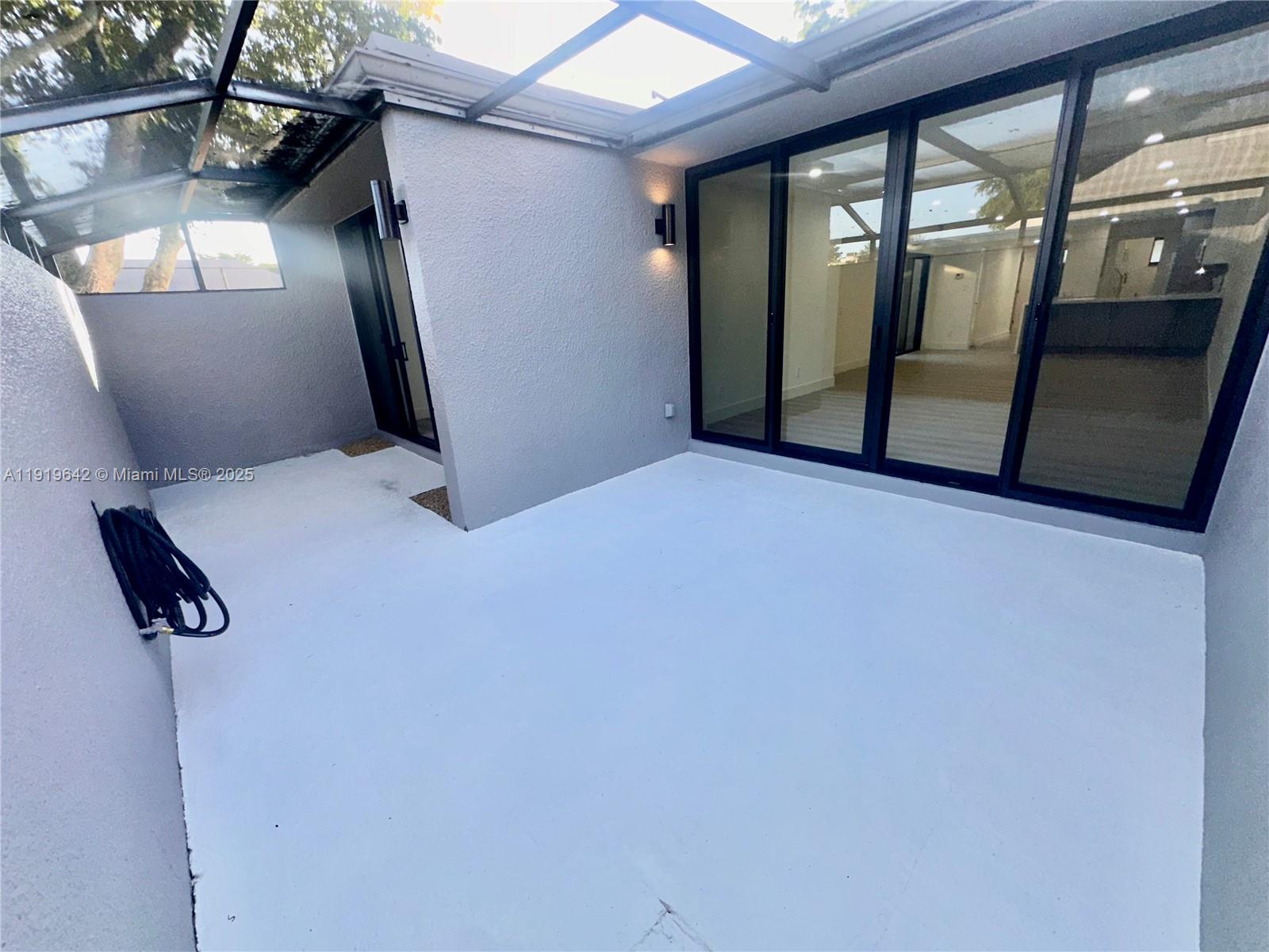 EVERGLADE SUGAR & LAND CO - Residential Lease