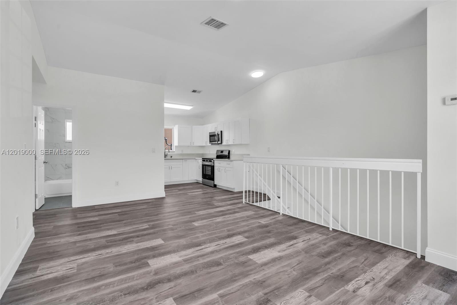 SILVER GARDENS VILLAS CON - Residential