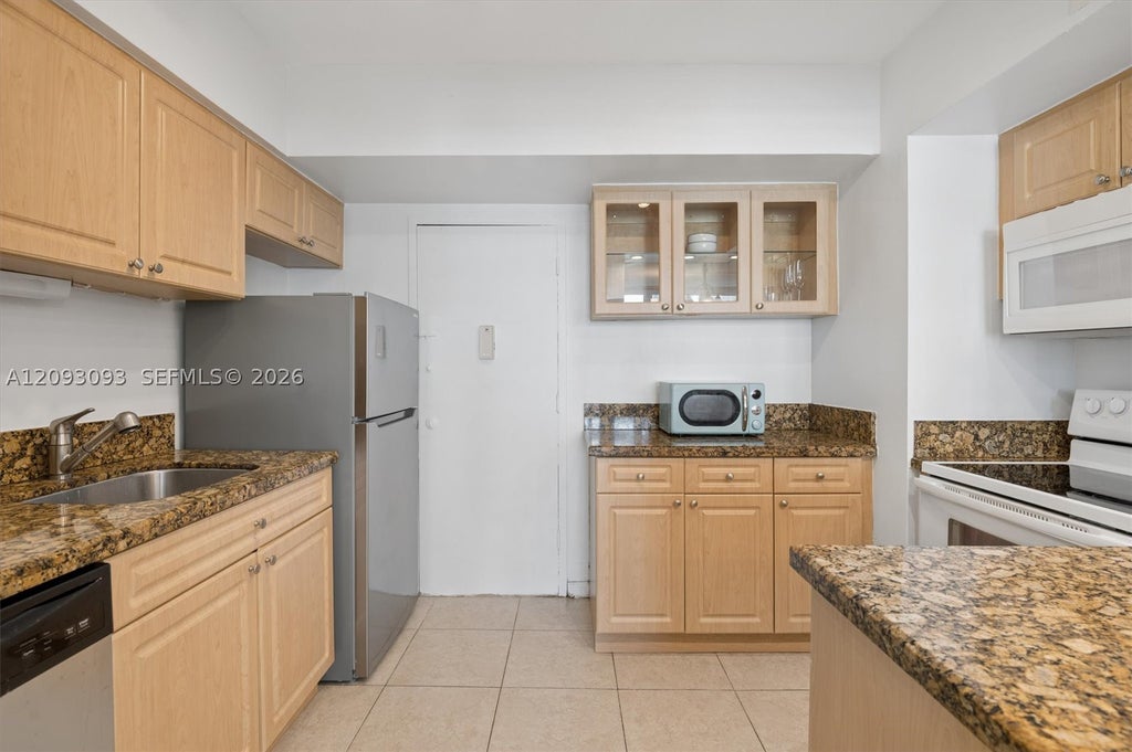 Photo of 3505 S Ocean Dr #511, Hollywood, FL 33019 (MLS # A12093093)
