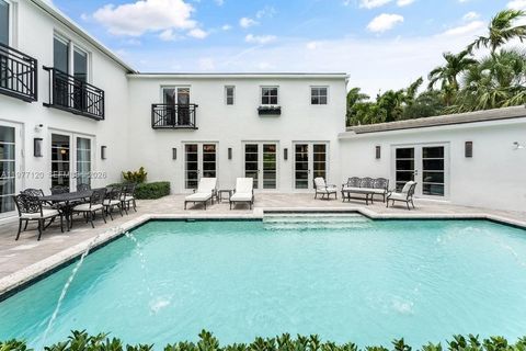 Tiny photo for 2887 Pine Tree Dr, Miami Beach, FL 33140 (MLS # A11977120)