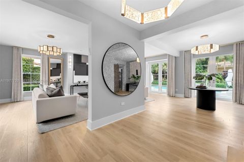 Tiny photo for 2887 Pine Tree Dr, Miami Beach, FL 33140 (MLS # A11977120)