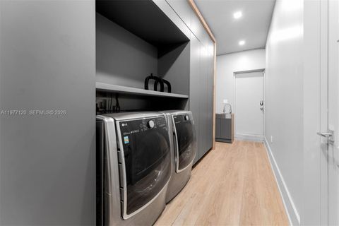 Tiny photo for 2887 Pine Tree Dr, Miami Beach, FL 33140 (MLS # A11977120)