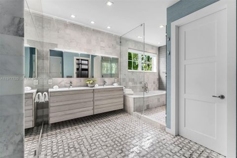 Tiny photo for 2887 Pine Tree Dr, Miami Beach, FL 33140 (MLS # A11977120)